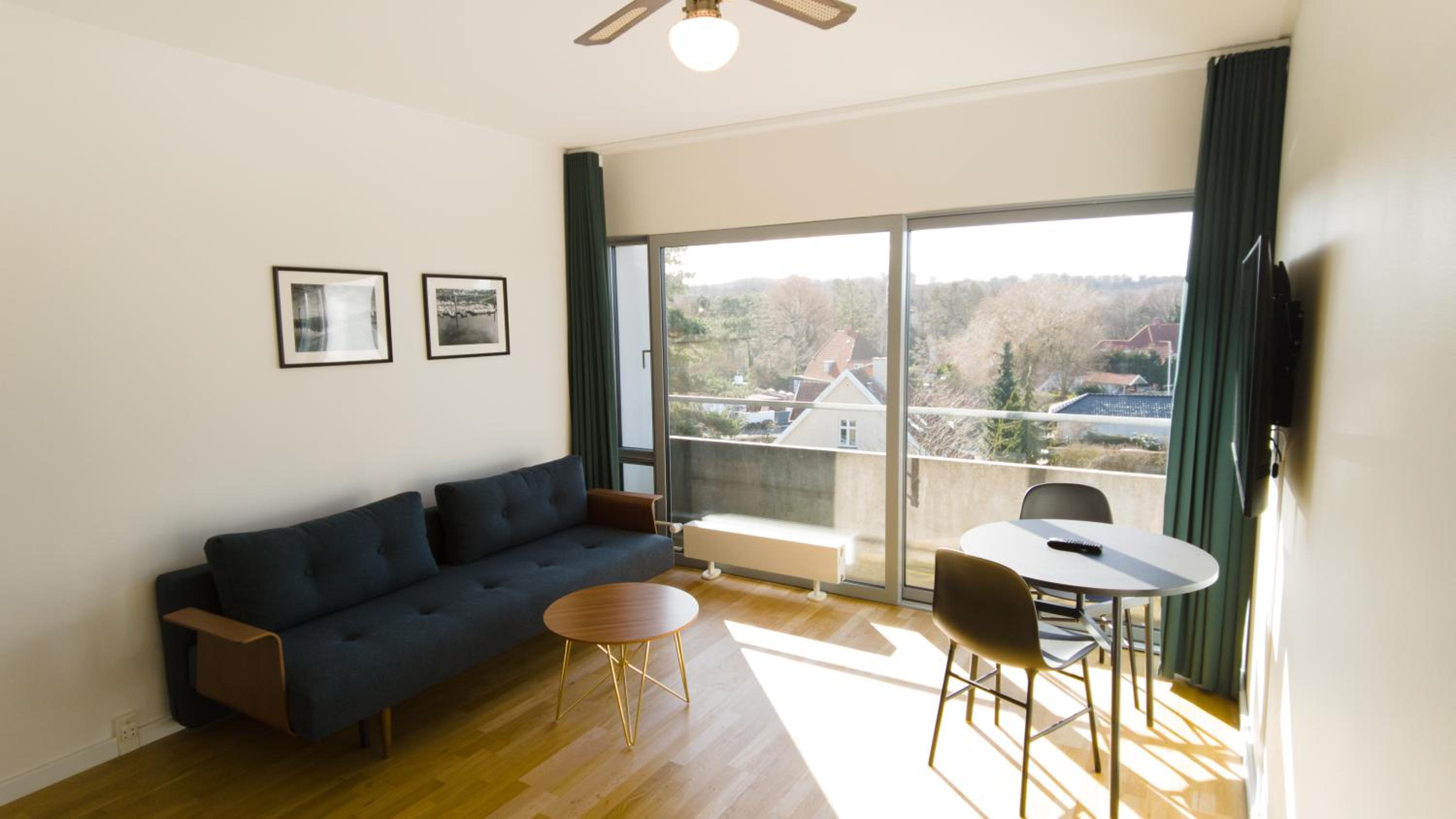 Family Room - Photo 11