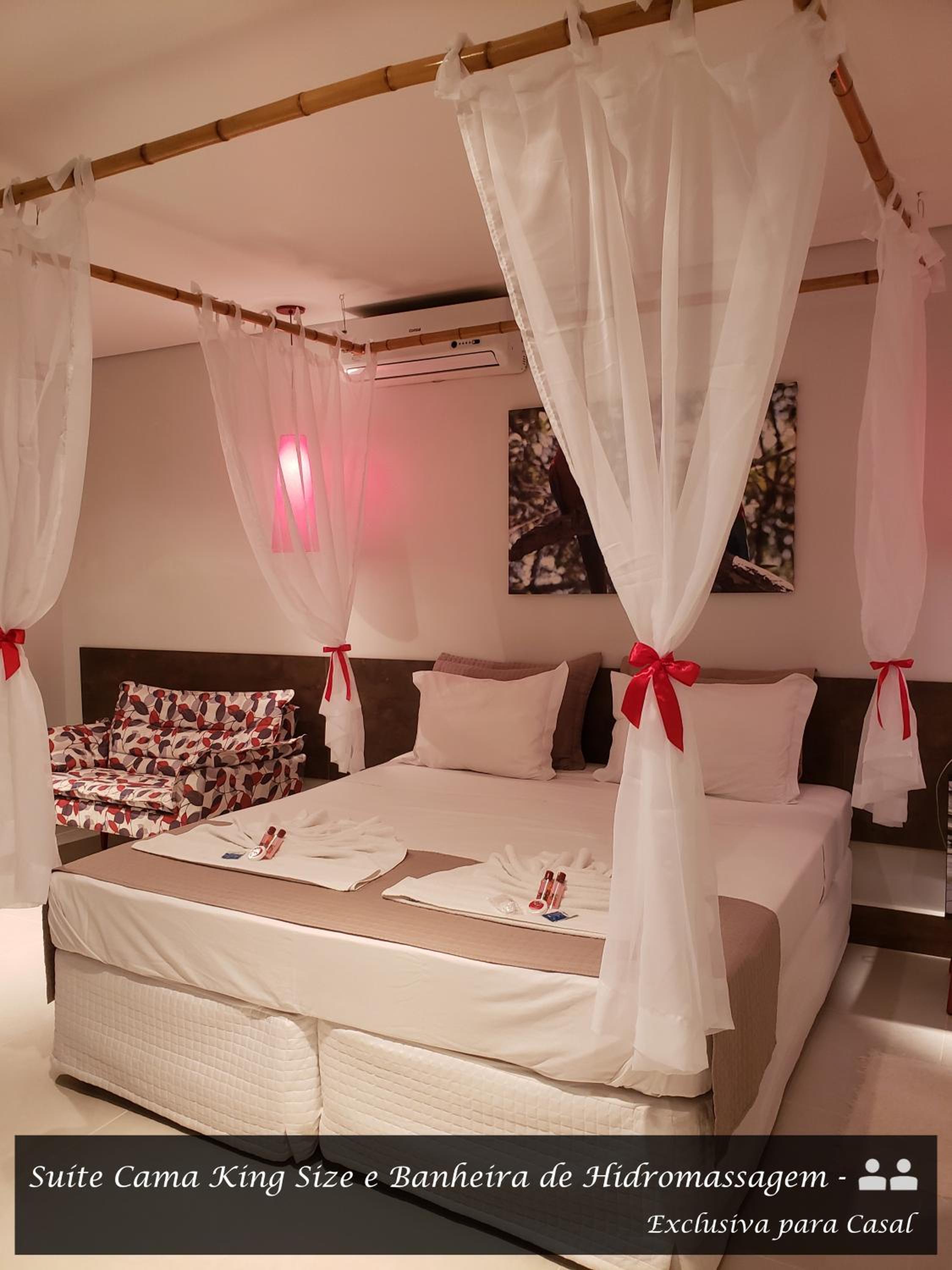 King Suite with Spa Bath photo 3