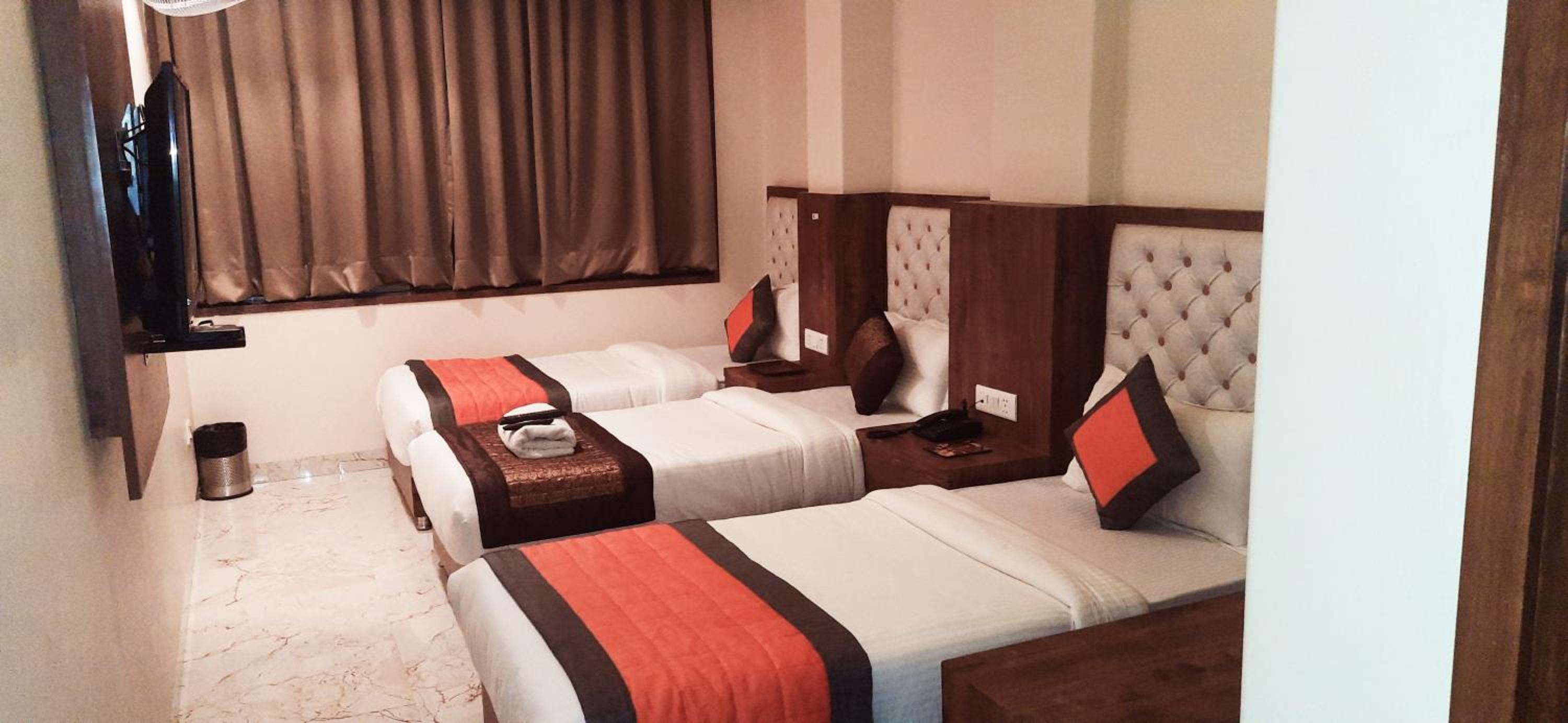 Classic Triple Room - Photo 6