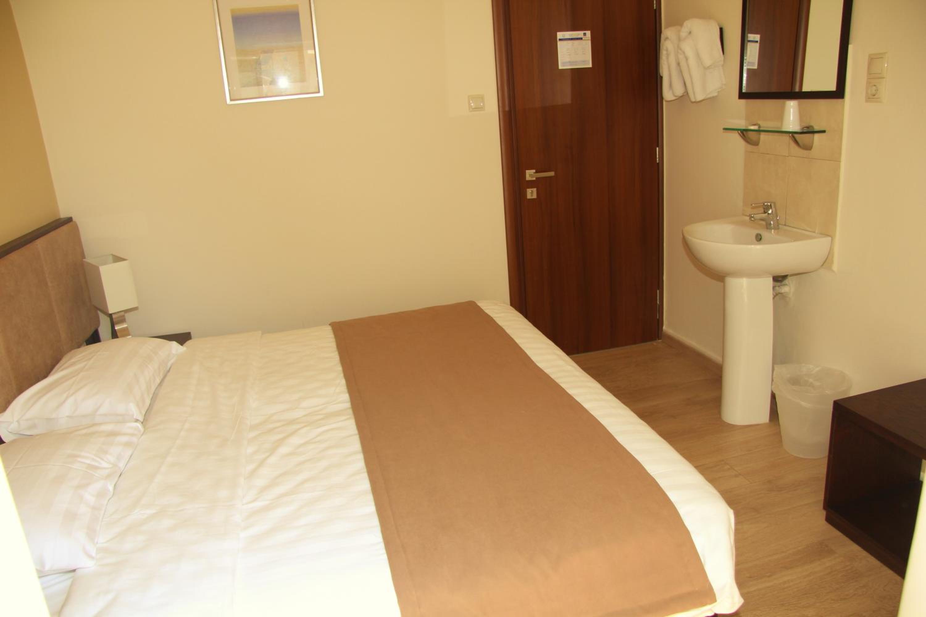Double or twin room with Shared bathroom