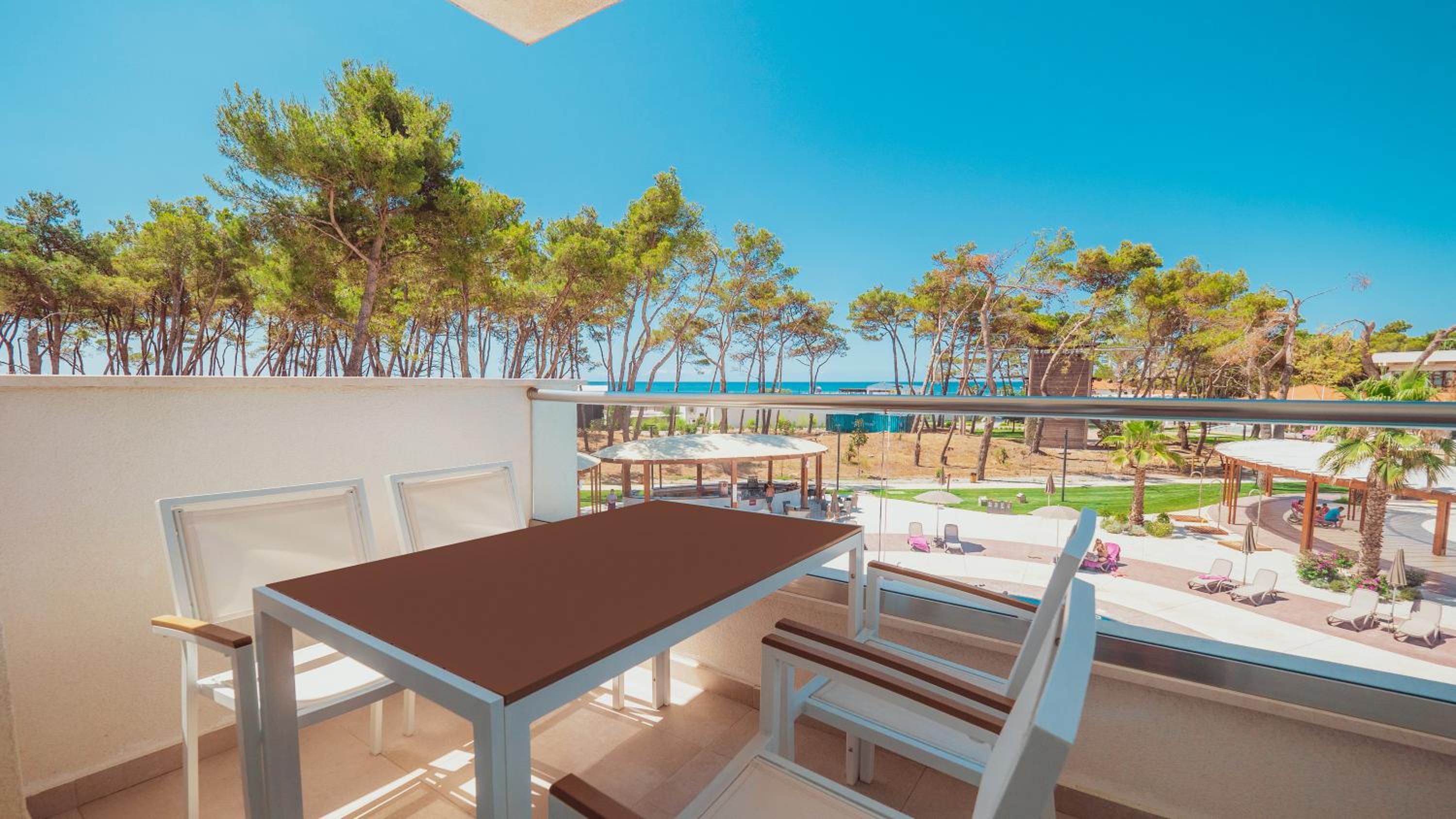 Premium Two Bedroom Seaview Suite photo 2