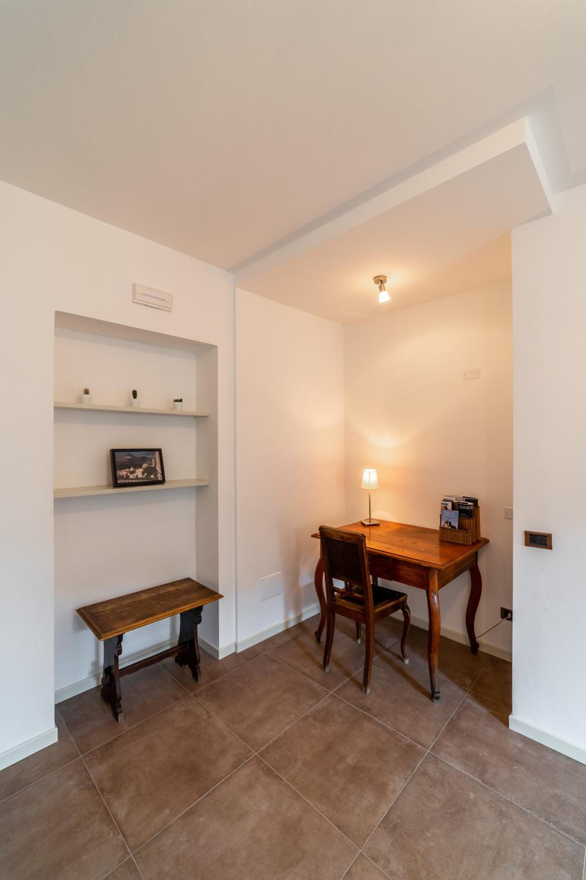 Suite - Photo 10