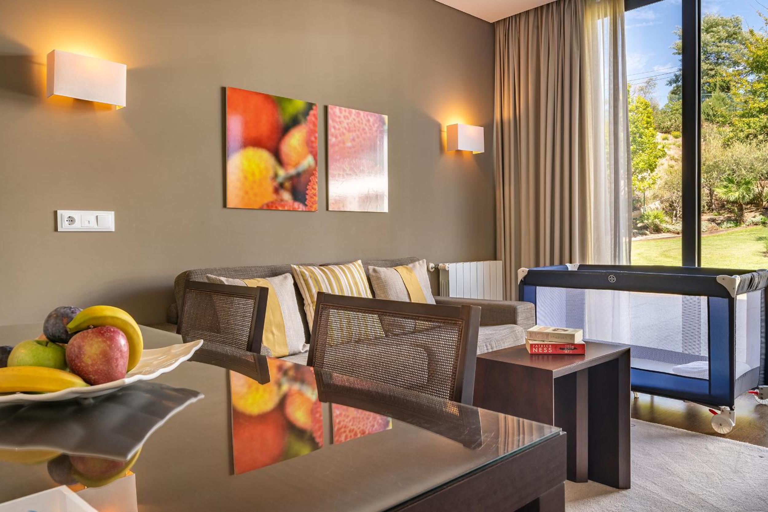 Suite with Balcony - Photo 2