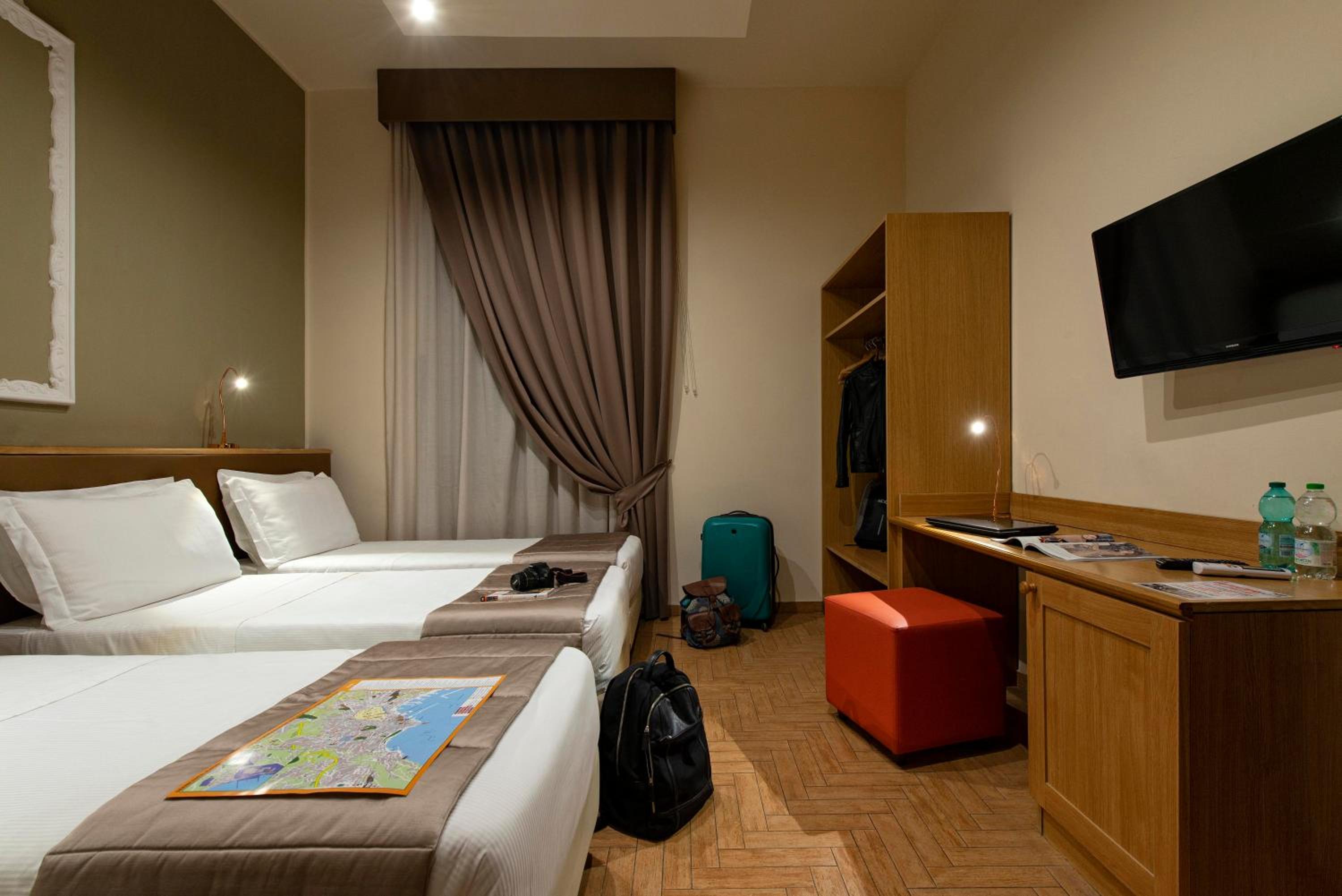 Triple Room - Photo 1