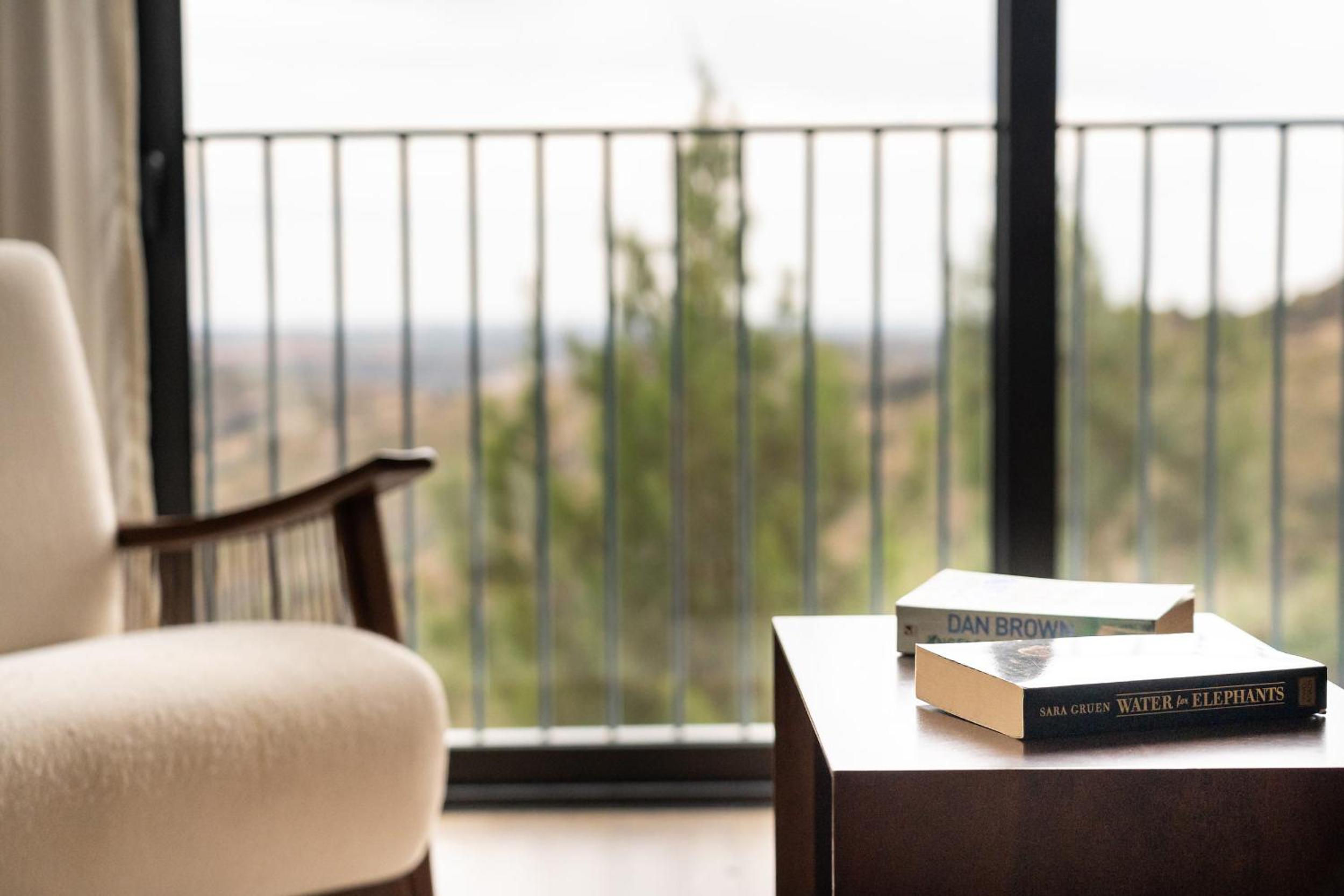 Suite with Balcony and Mountain View - Photo 3