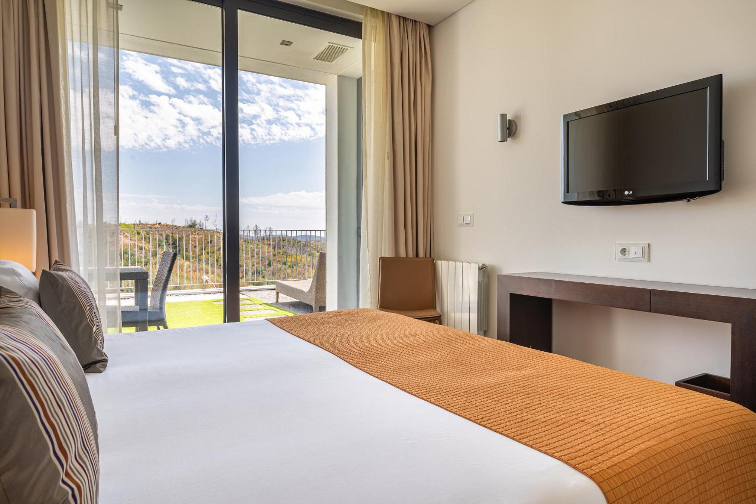 Suite with Terrace and Mountain View - Photo 4