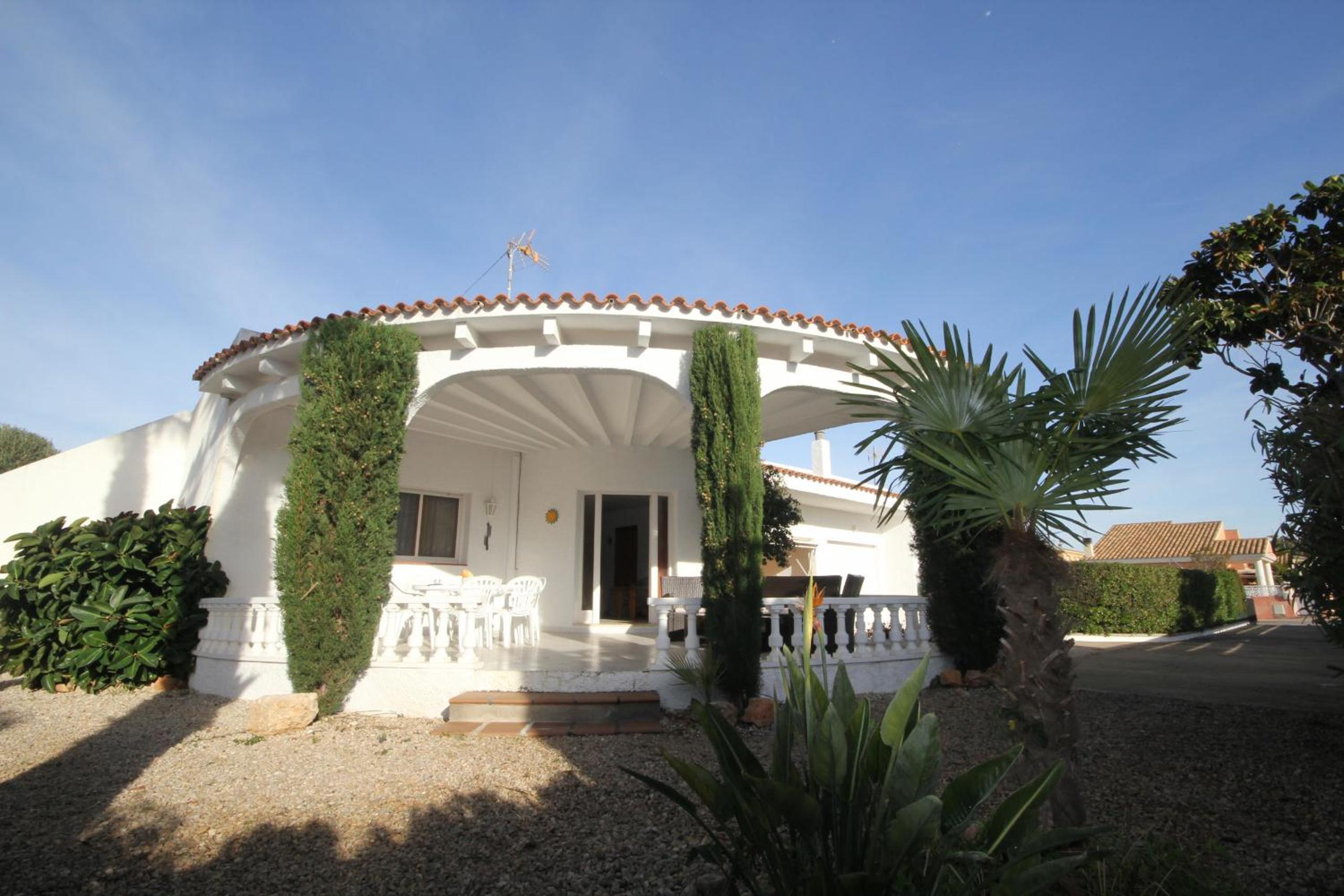 Three-Bedroom House photo 2