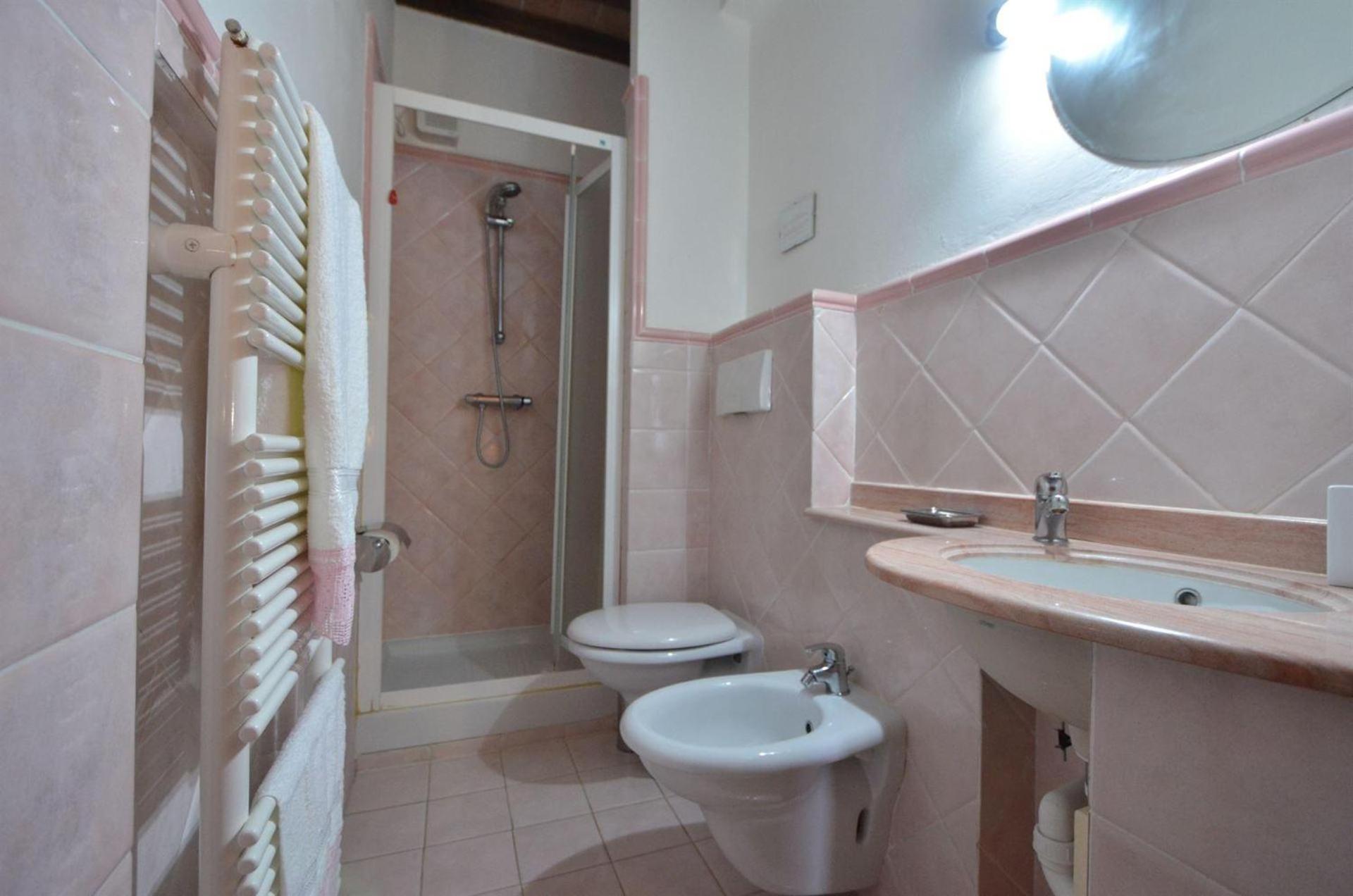 Six-Bedroom Villa photo 2