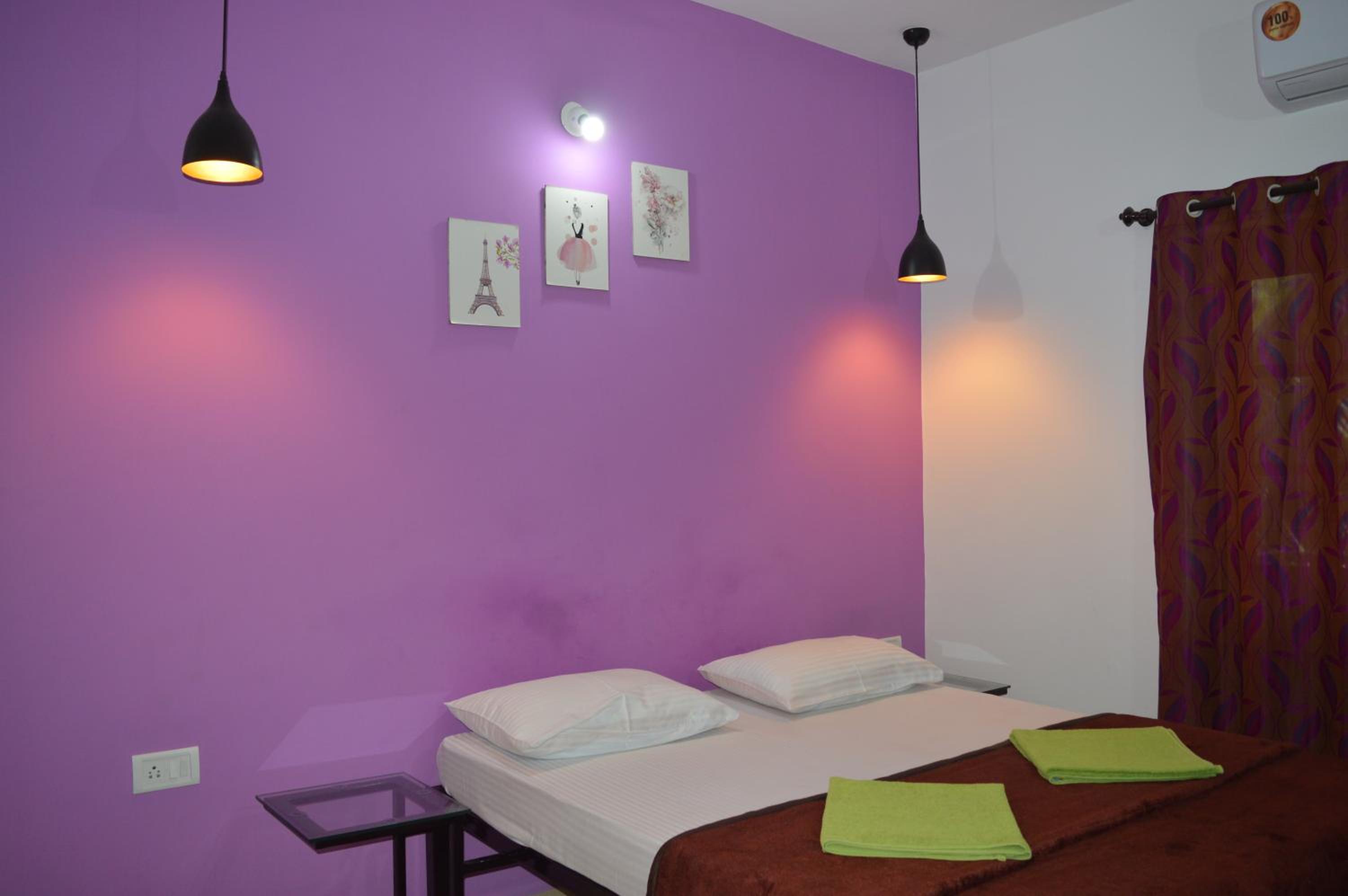 Deluxe Double Room with Balcony - Photo 22