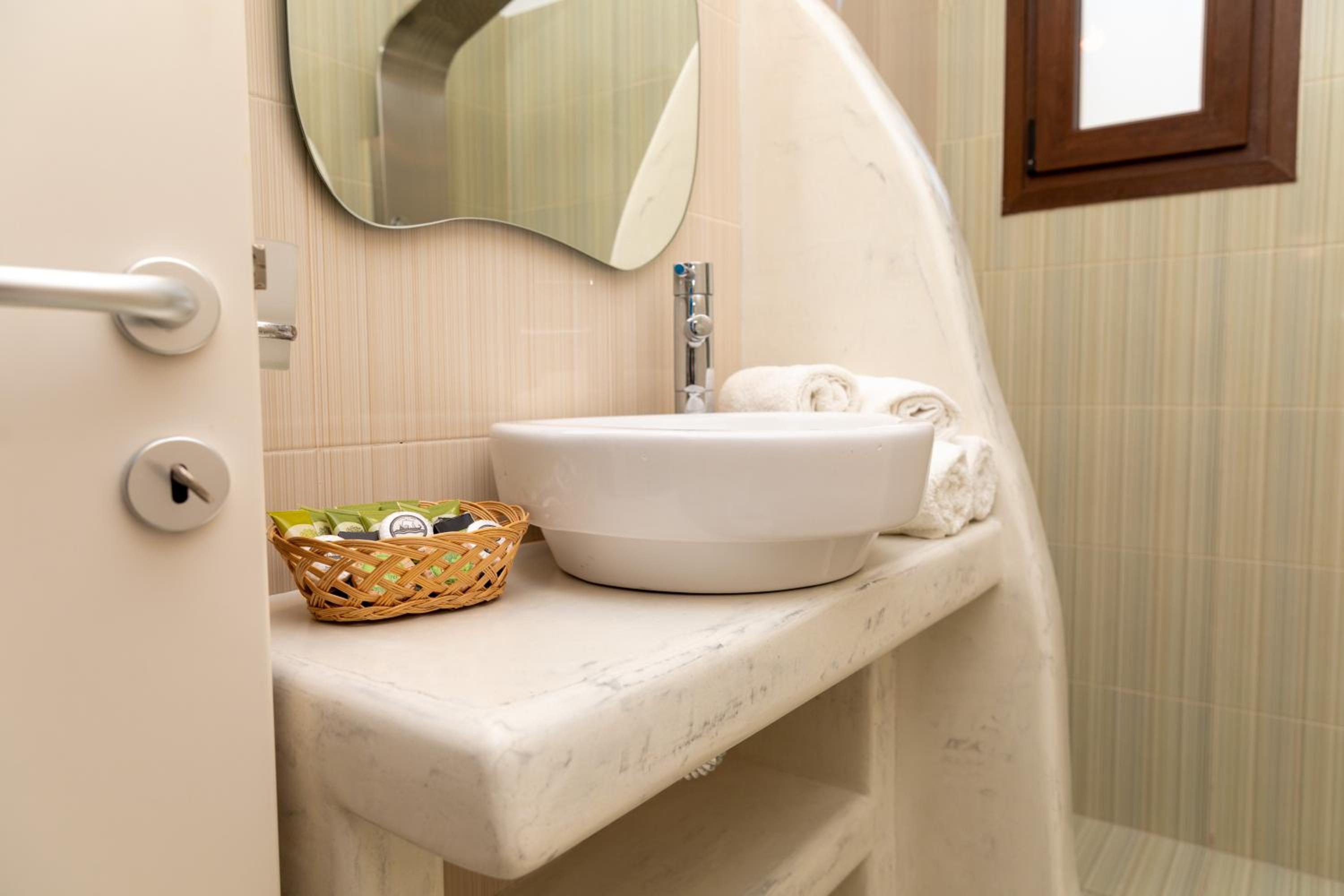 Superior Triple Room - Photo 7