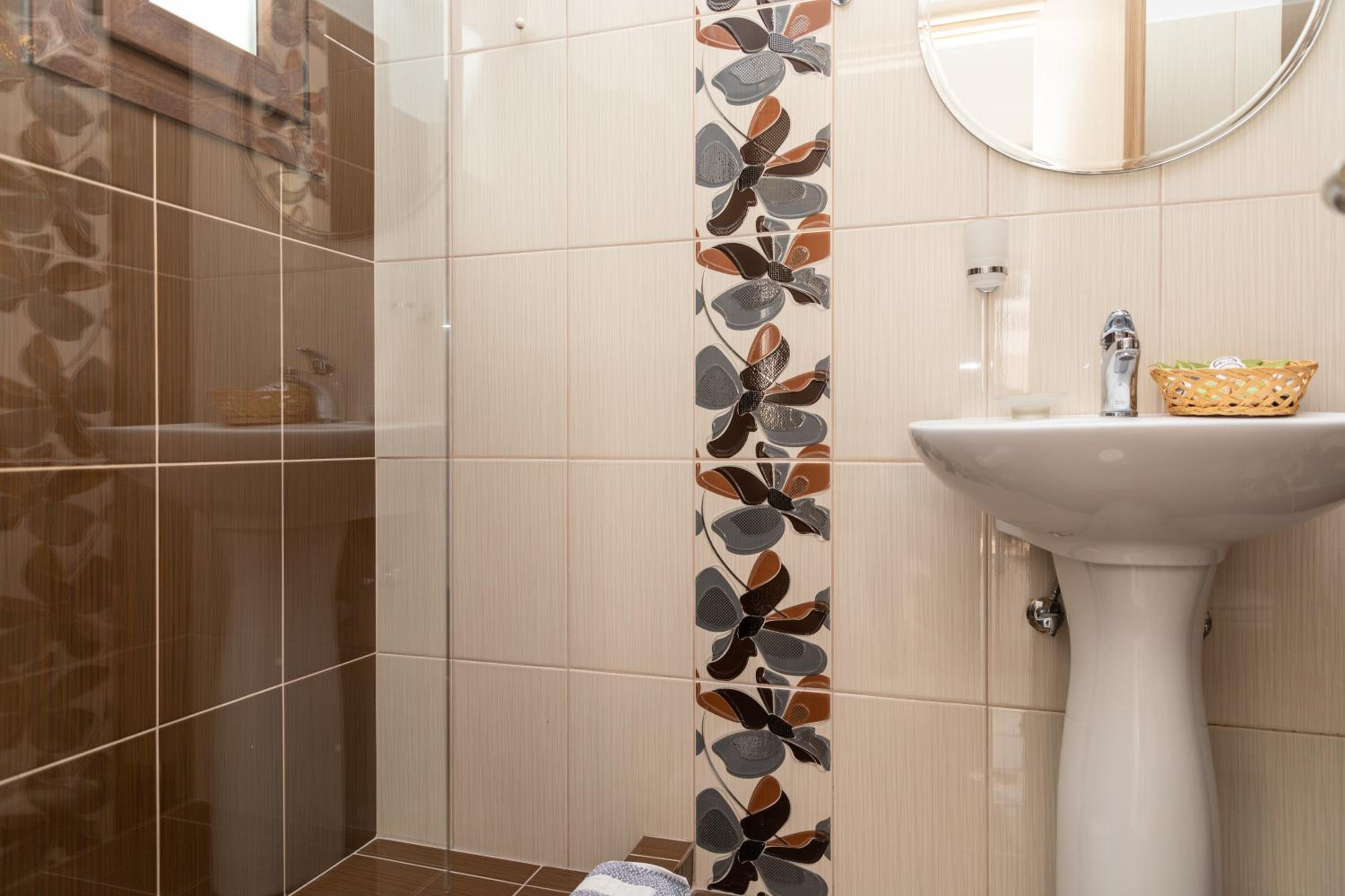 Superior Triple Room - Photo 12