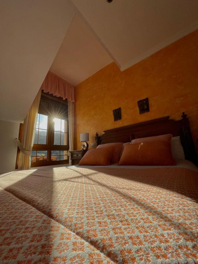 Double Room with Mountain View - Photo 1