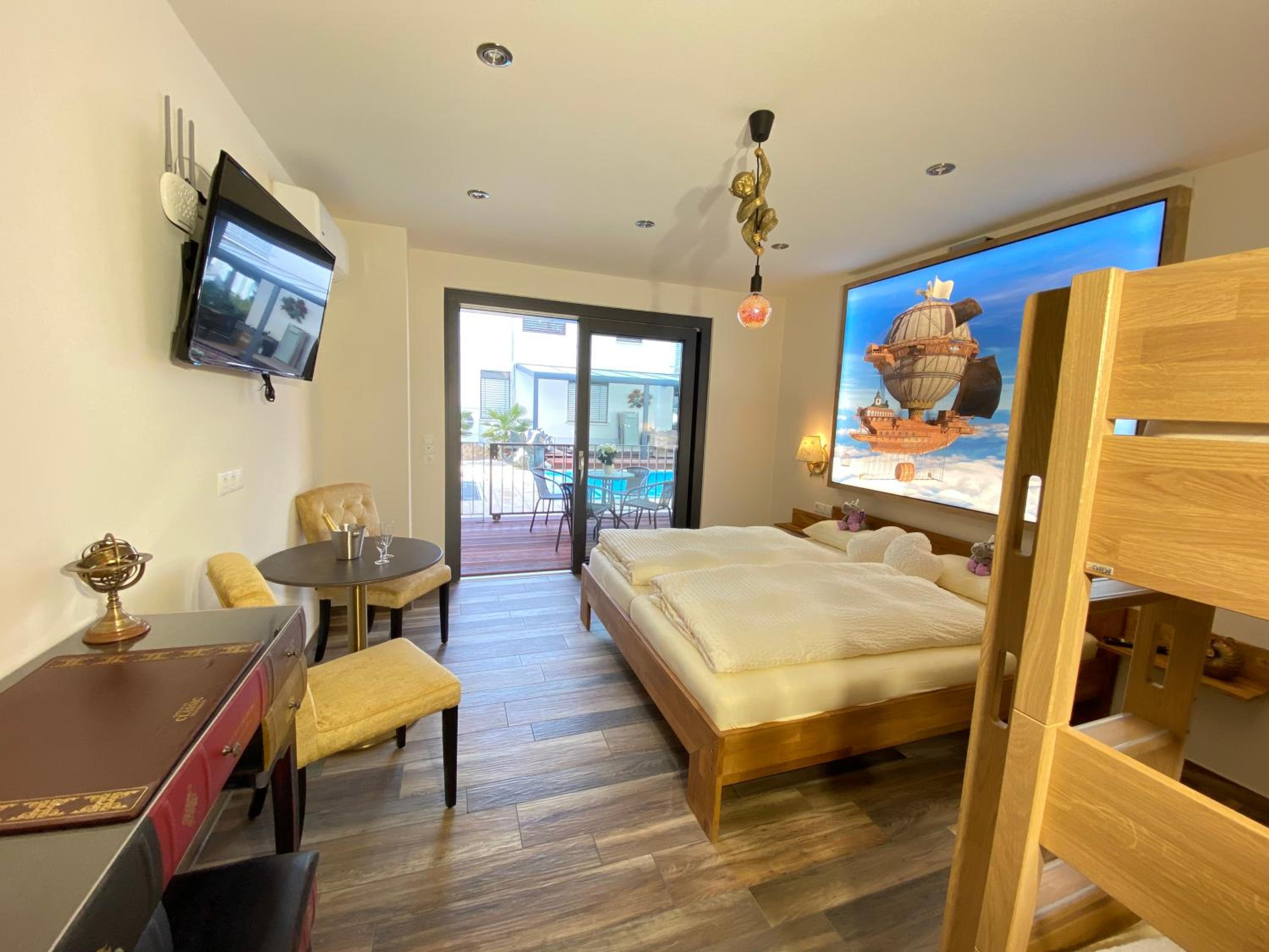 Family Room with Terrace - Photo 9