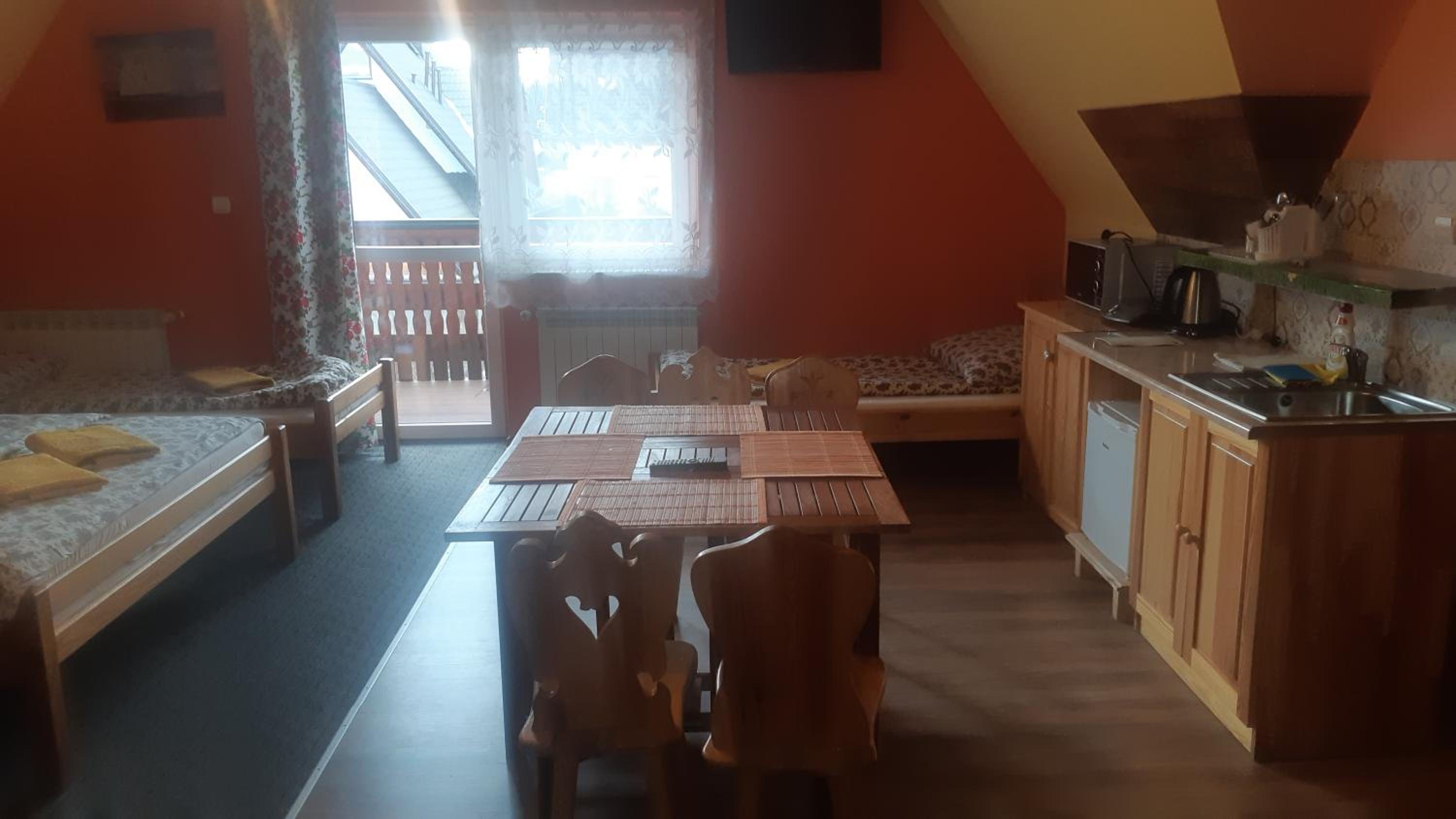 Family Suite with Balcony - Photo 6
