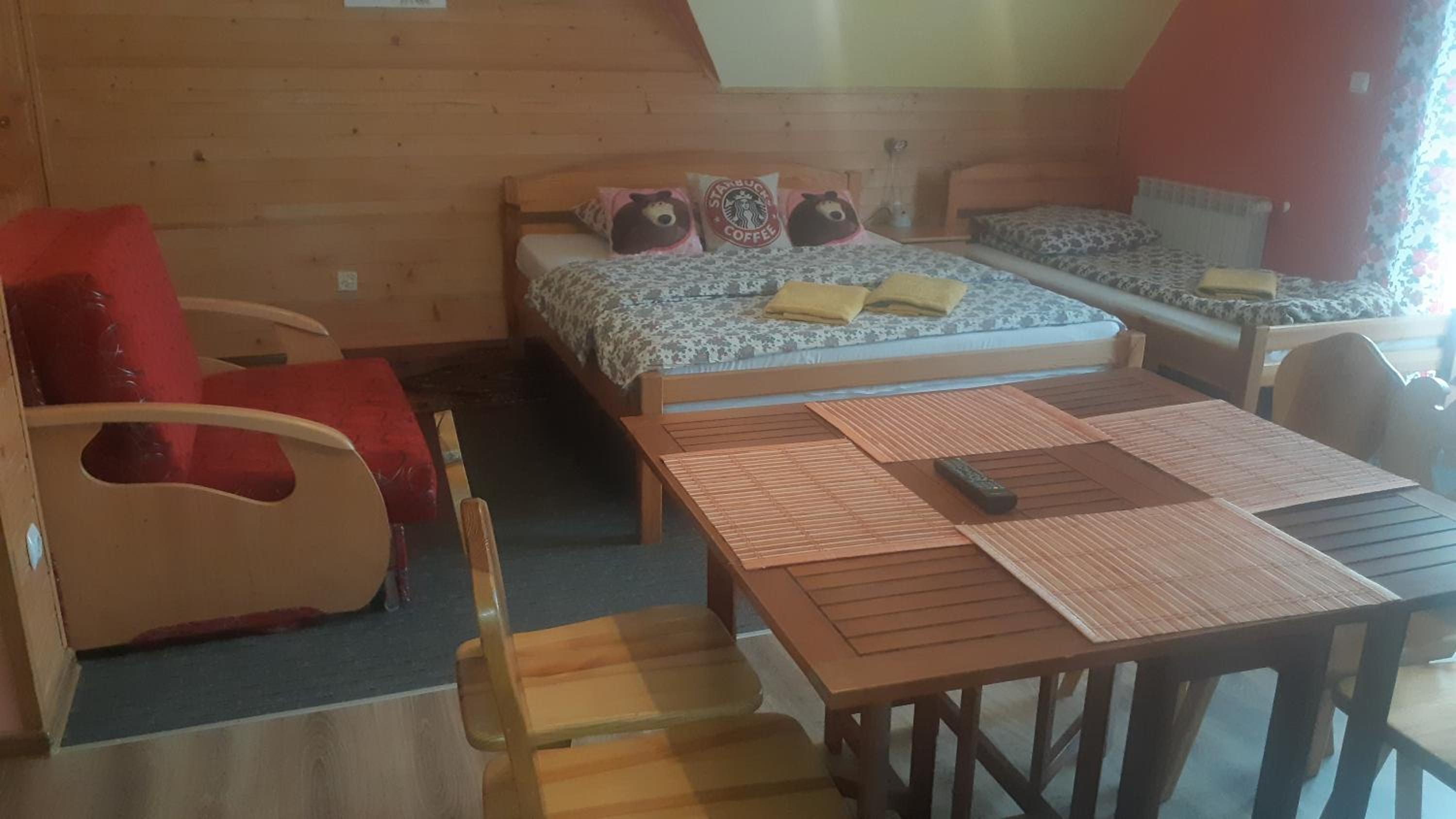 Family Suite with Balcony - Photo 8