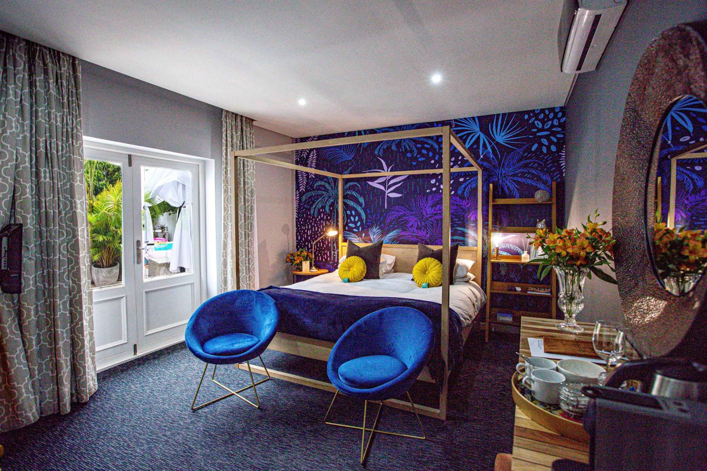 Deluxe King Suite - Photo 3