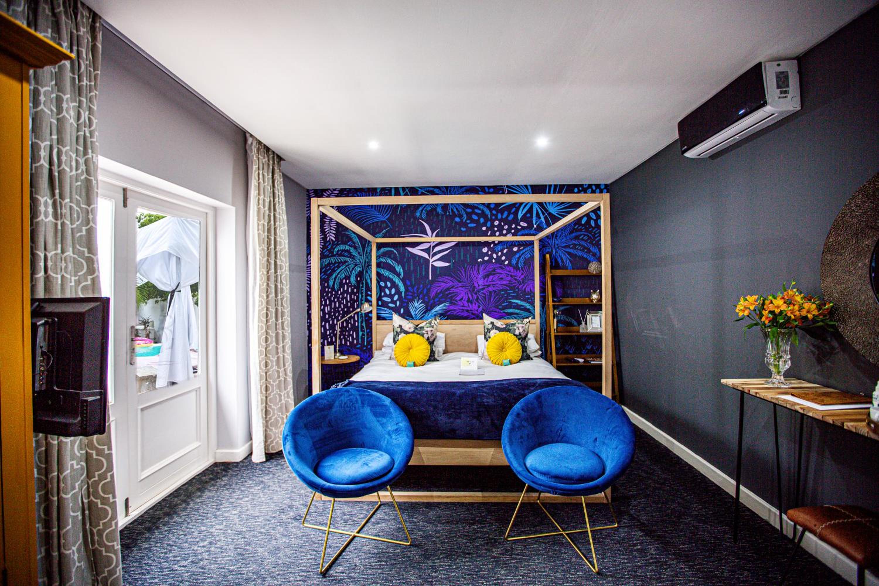 Deluxe King Suite - Photo 4