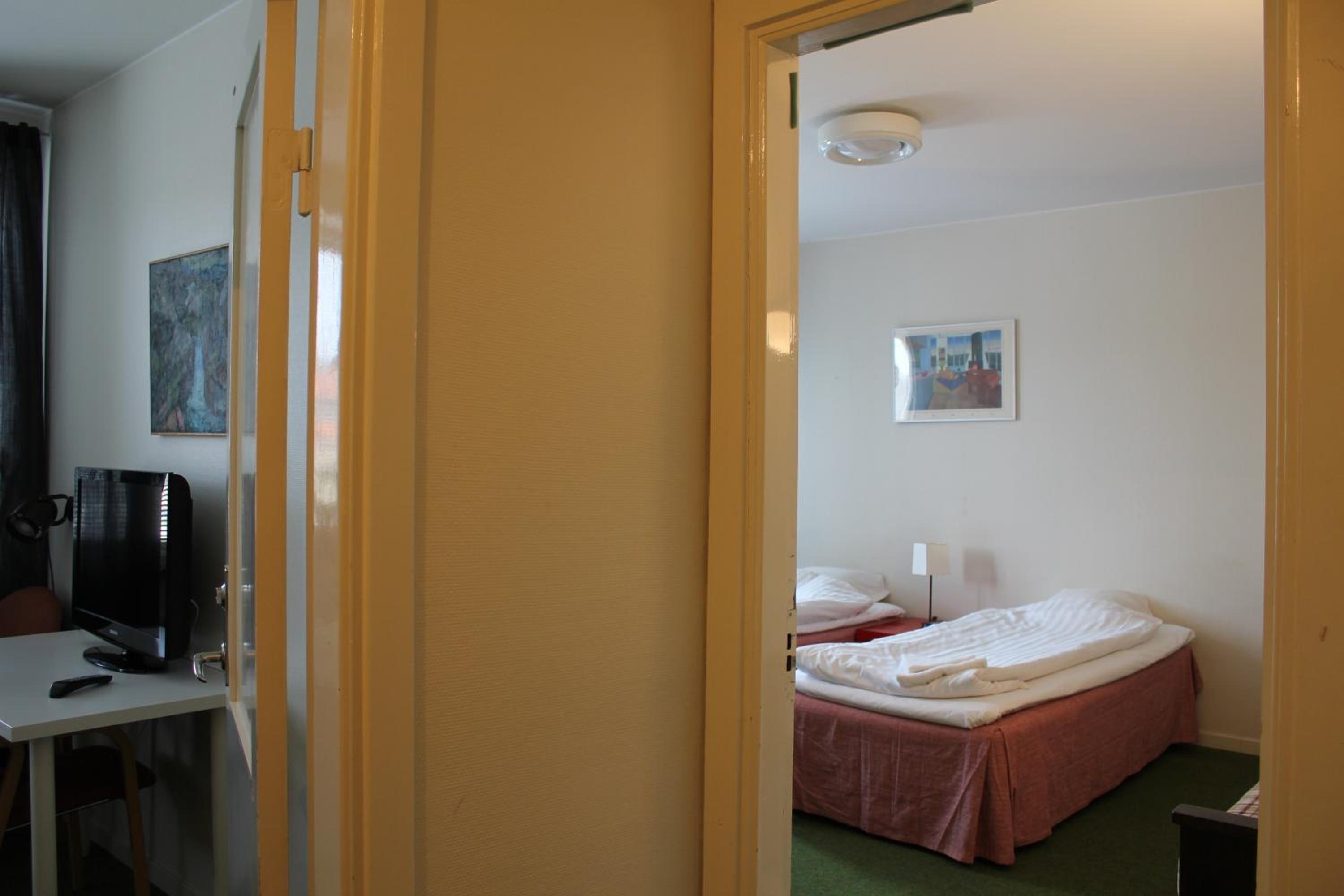 Quadruple Room with Shared Bathroom photo 1