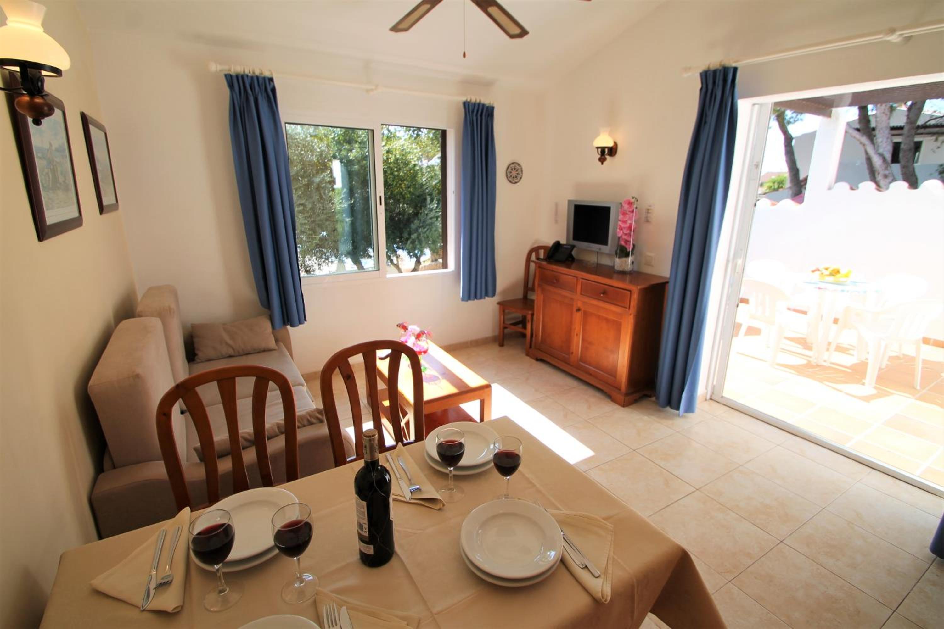 Apartamento de una habitación con aire acondicionado