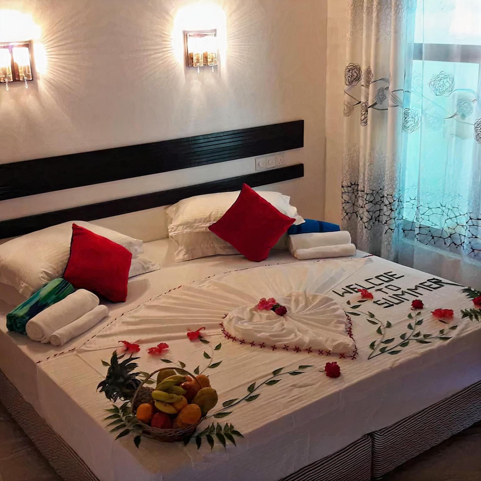 Deluxe Double Room (2 Adults + 1 Child) photo 2