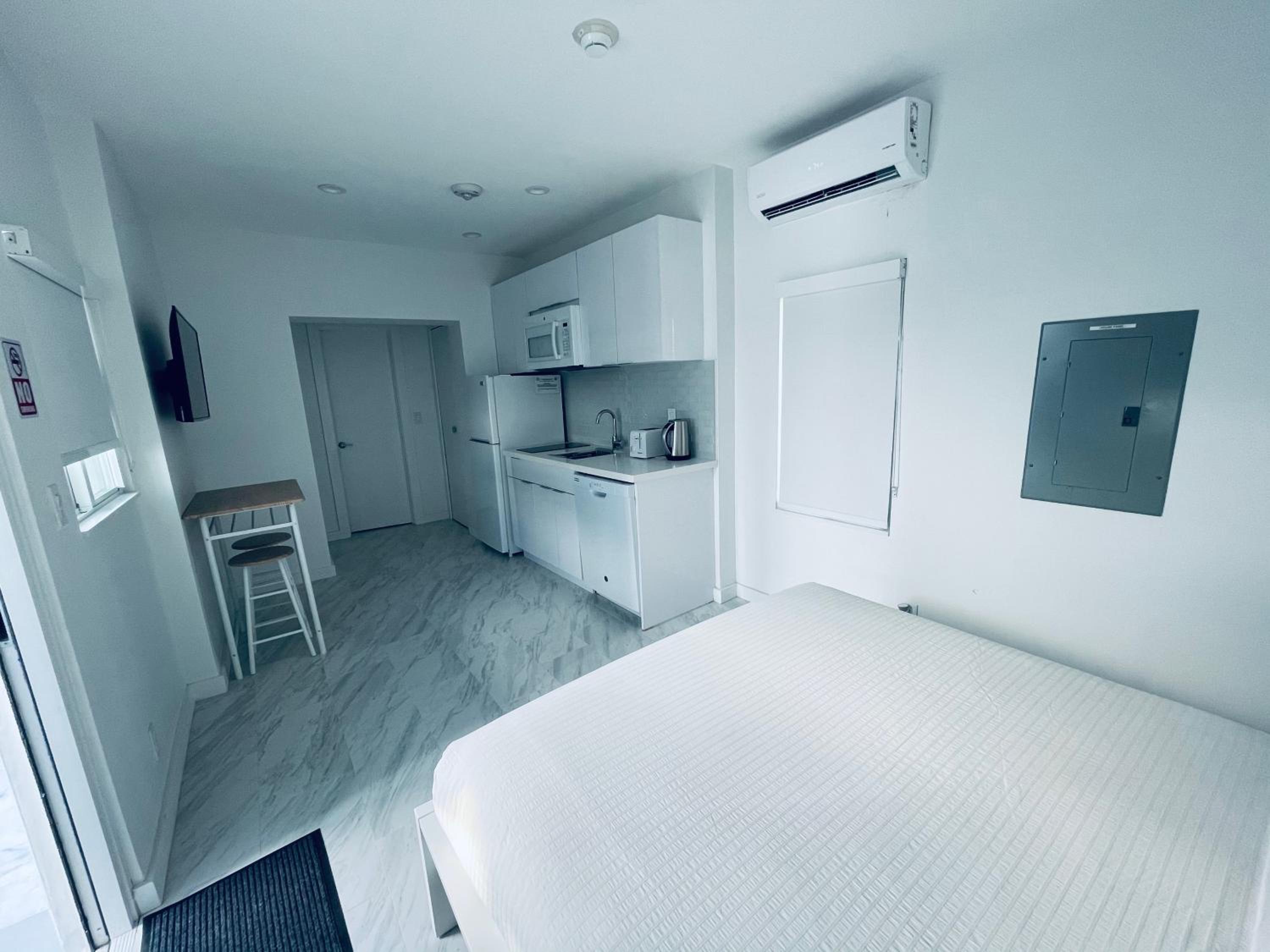 Studio Apartment photo 3