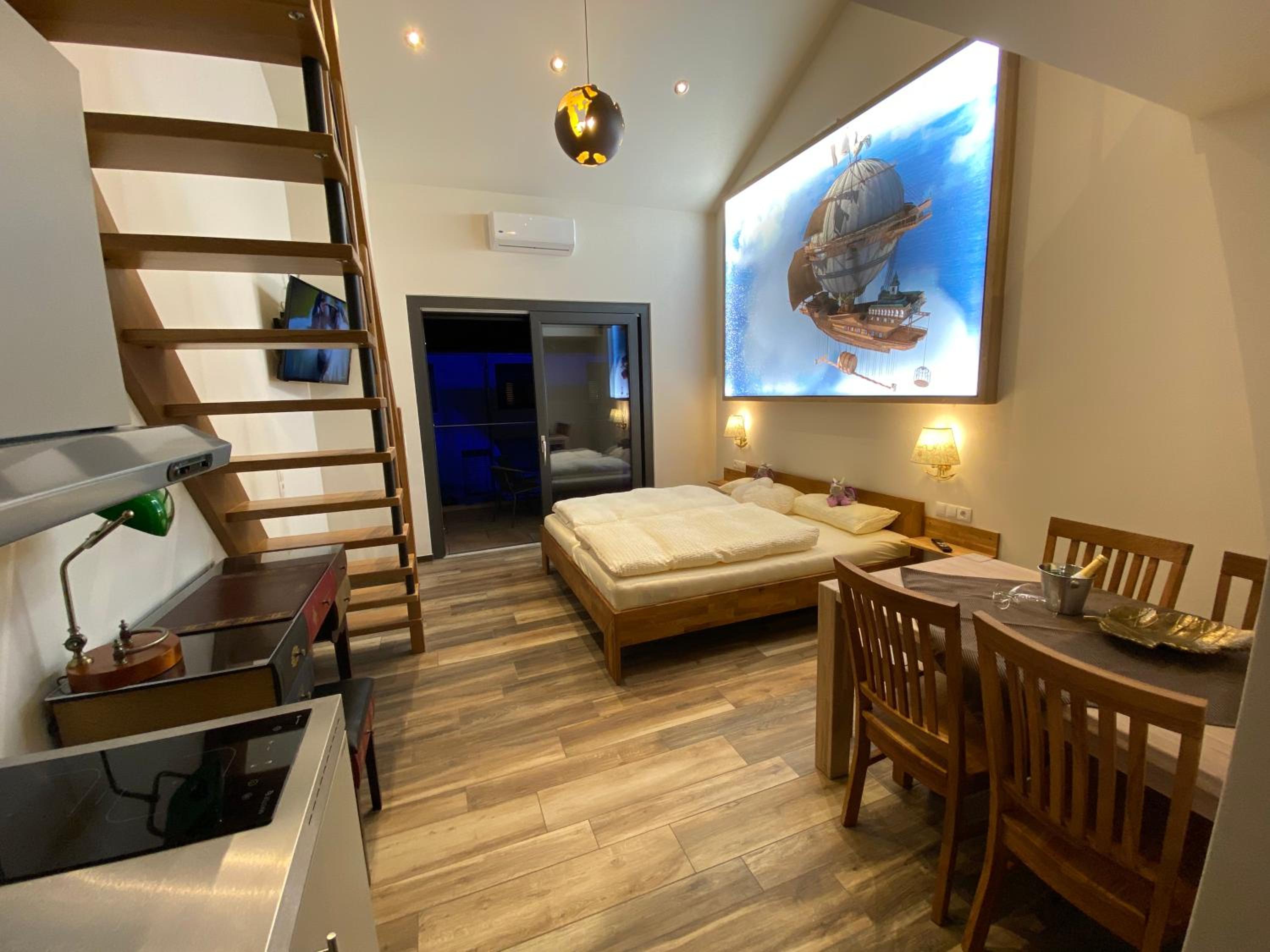 Studio with Balcony - Photo 11