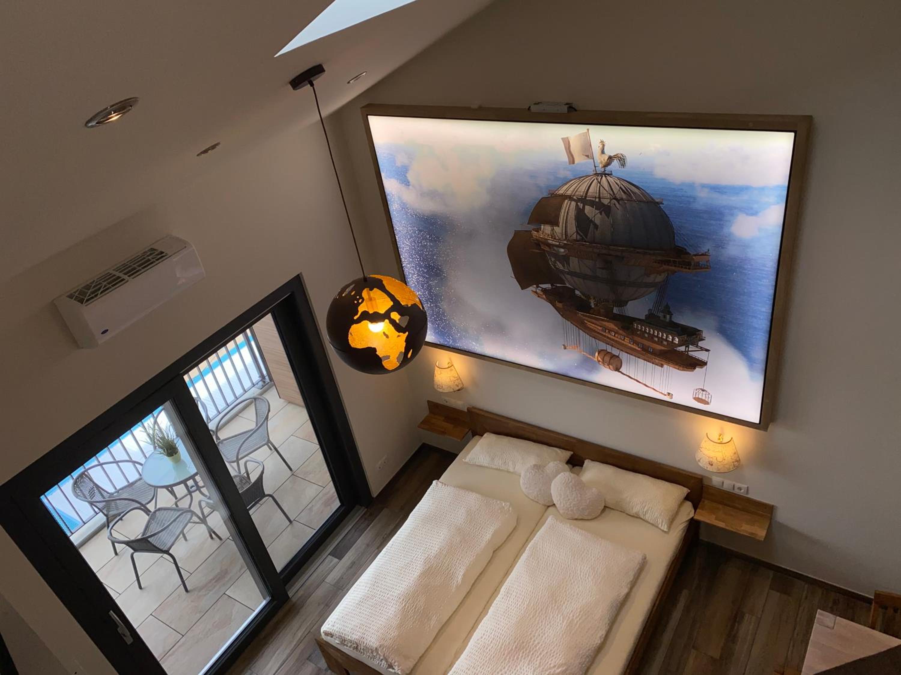 Studio with Balcony - Photo 13