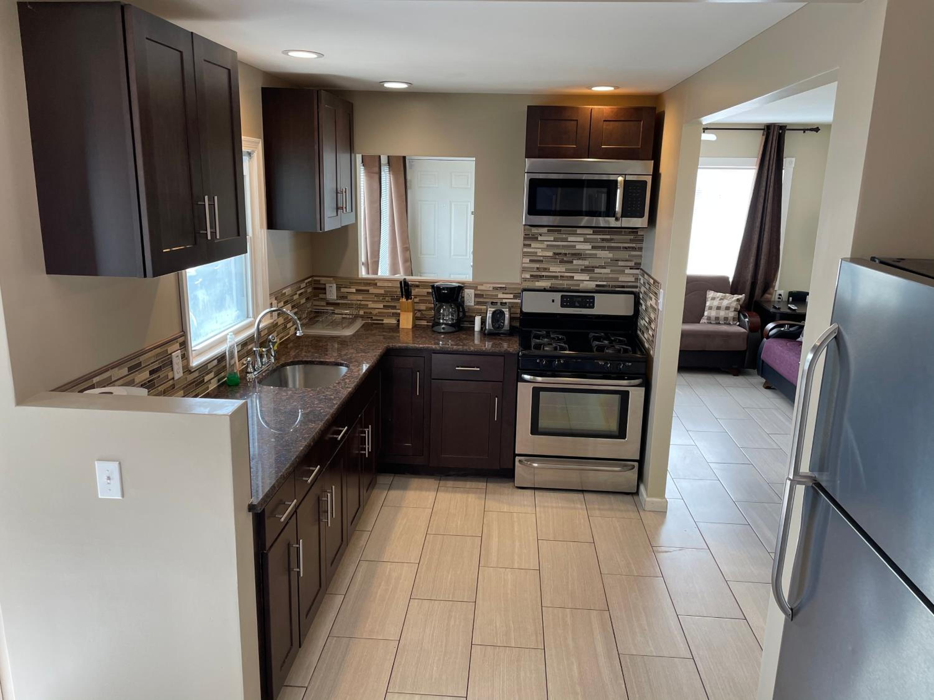 Two-Bedroom House - Photo 11