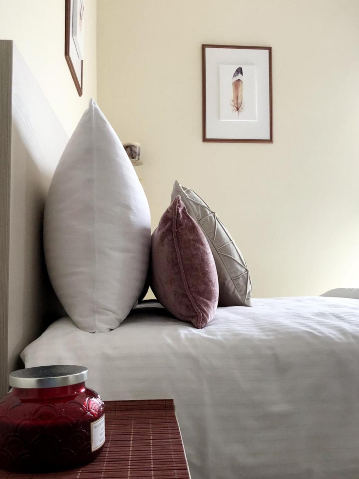 One-Bedroom Apartment - Photo 4