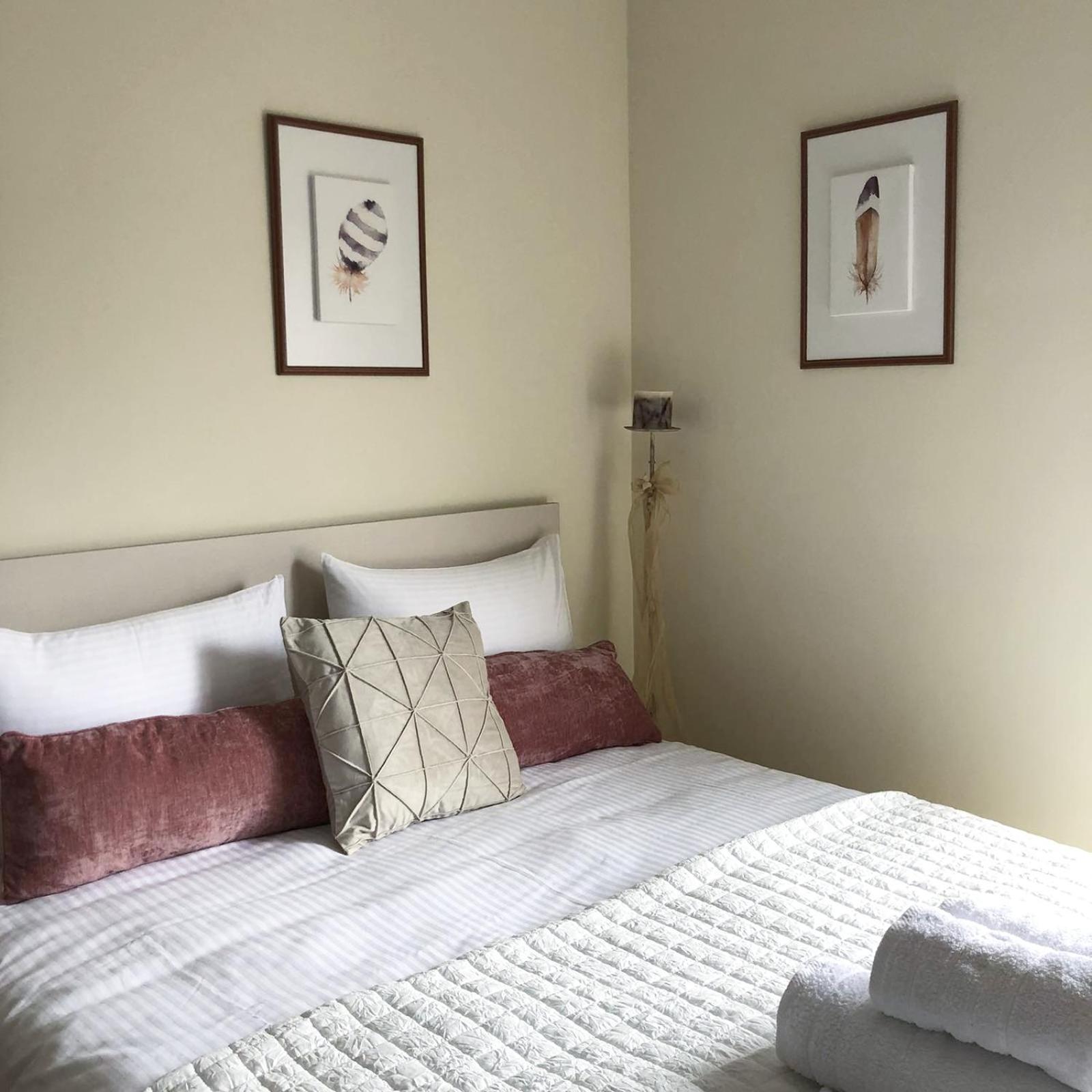 One-Bedroom Apartment - Photo 1