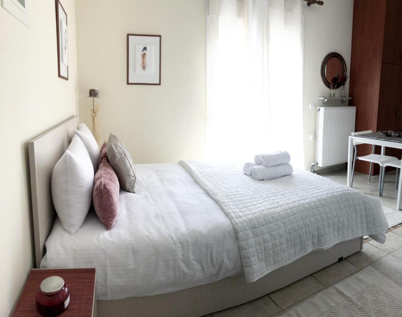 One-Bedroom Apartment - Photo 8