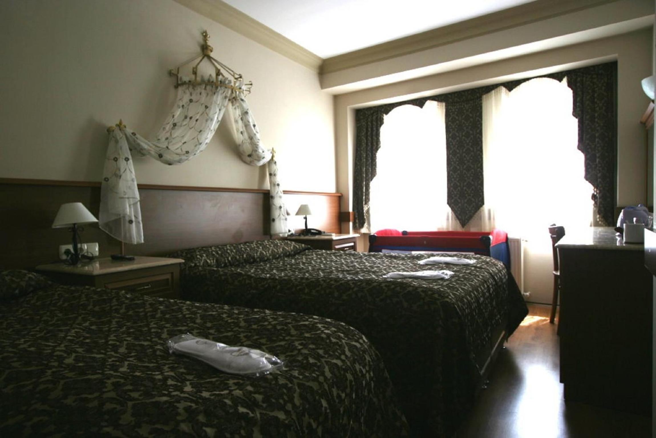 Basic Triple Room photo 3