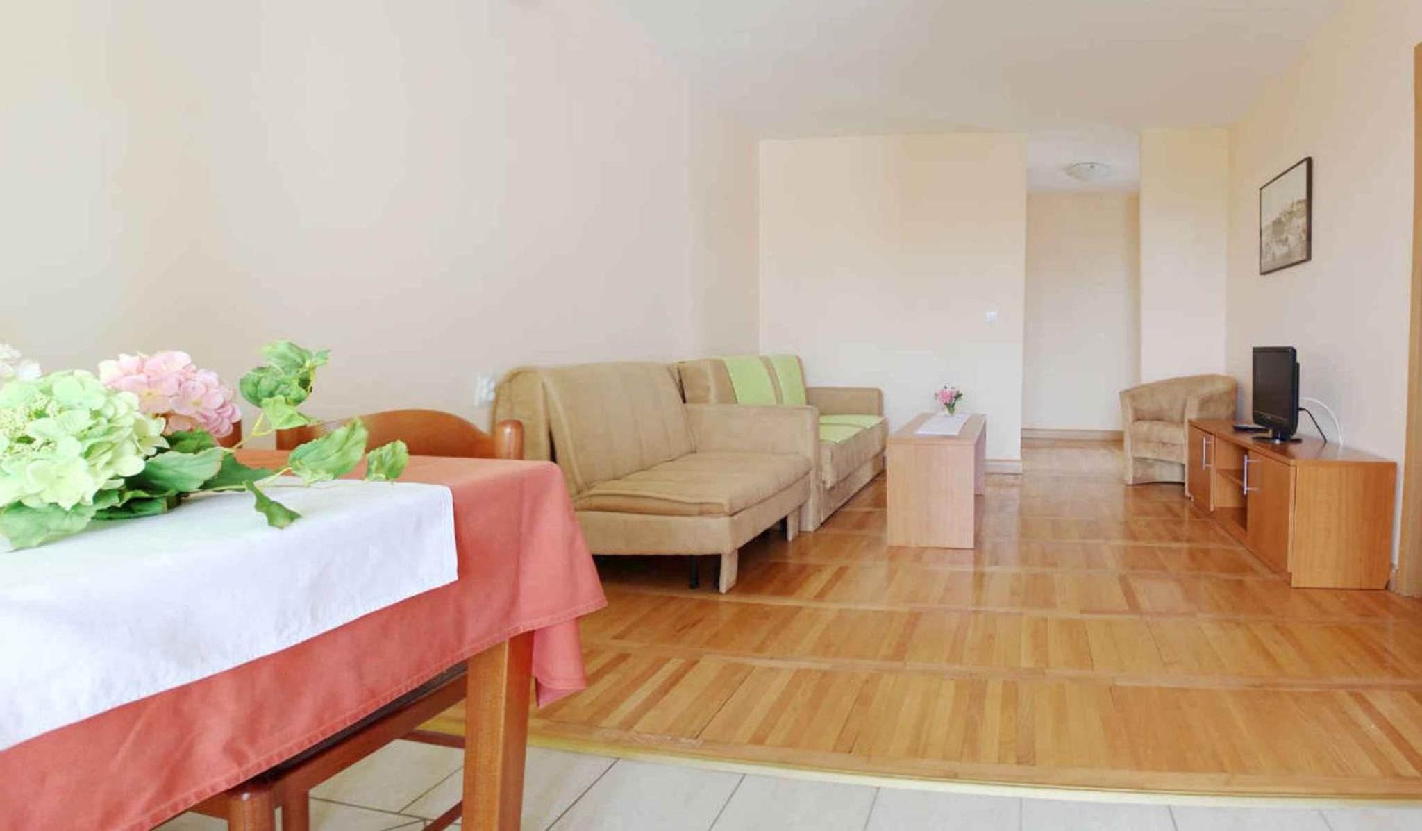 Apartment photo 1