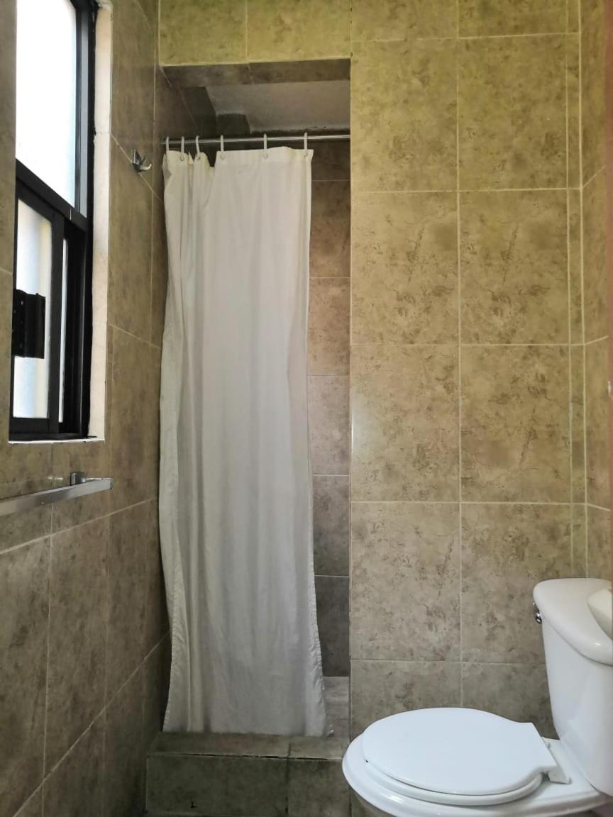 Twin Room - Photo 8