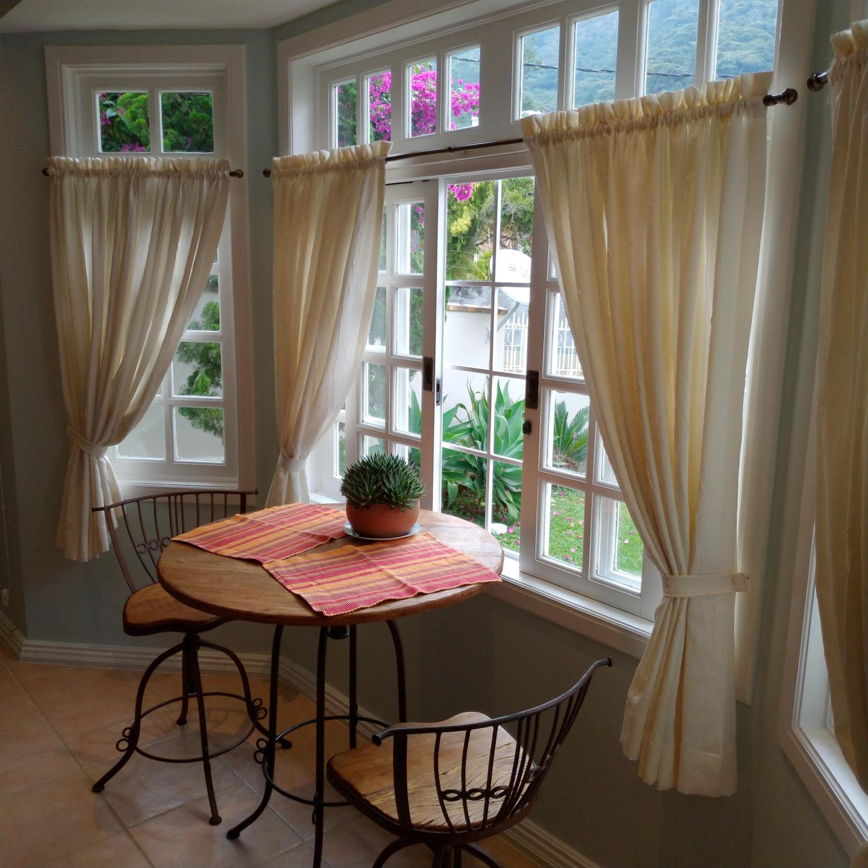 Deluxe Queen Suite - Photo 6