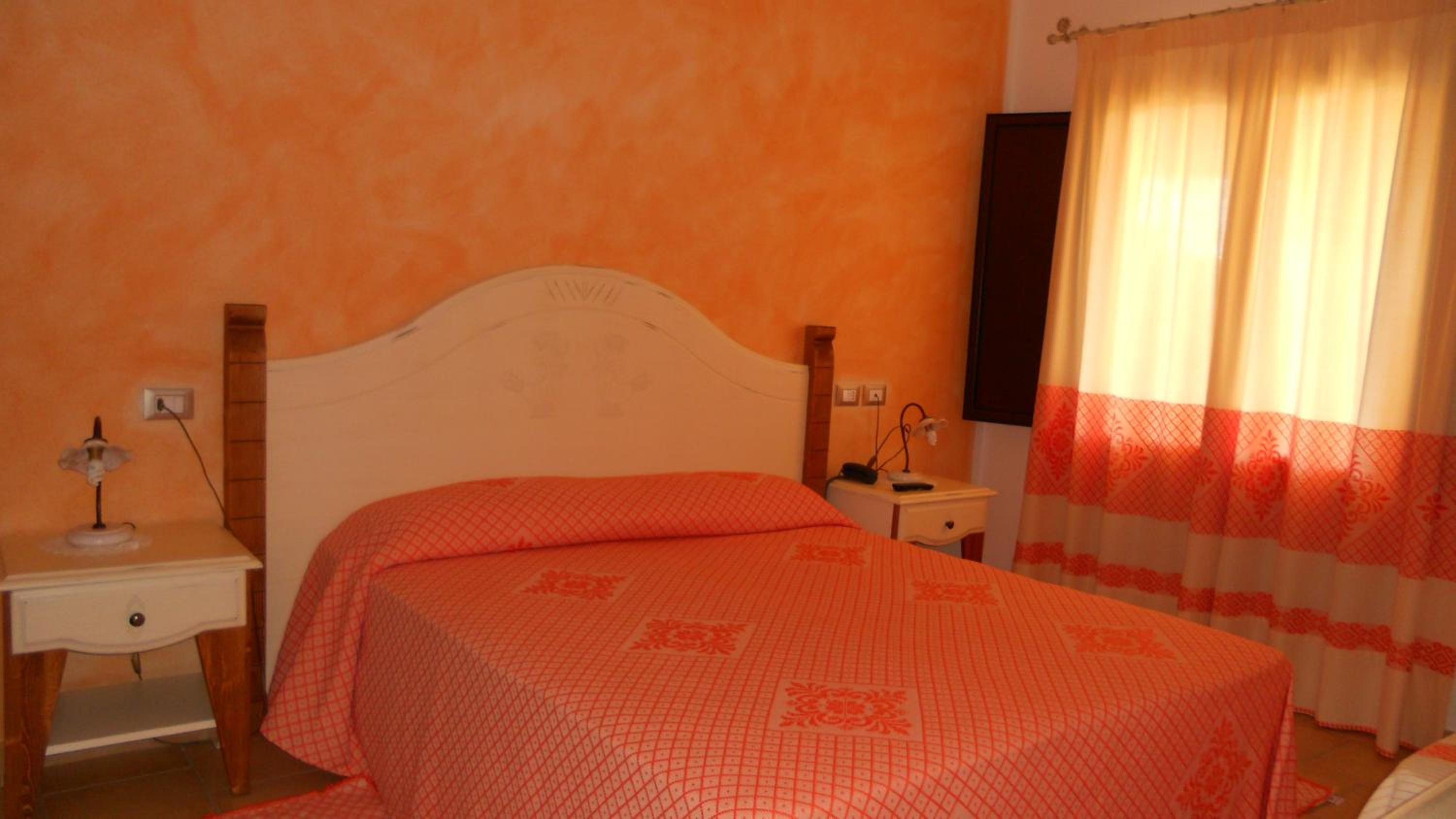 Double Room with Balcony - Photo 1