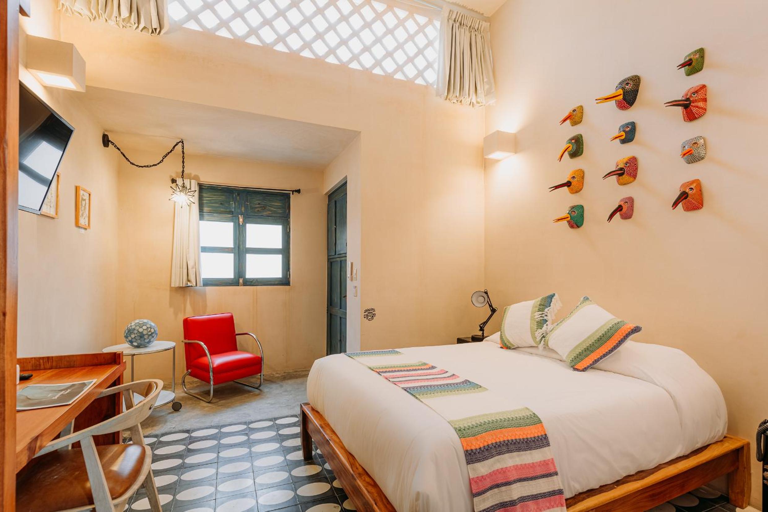 Traditional Room with Air Conditioning and Private Bathroom - Photo 1