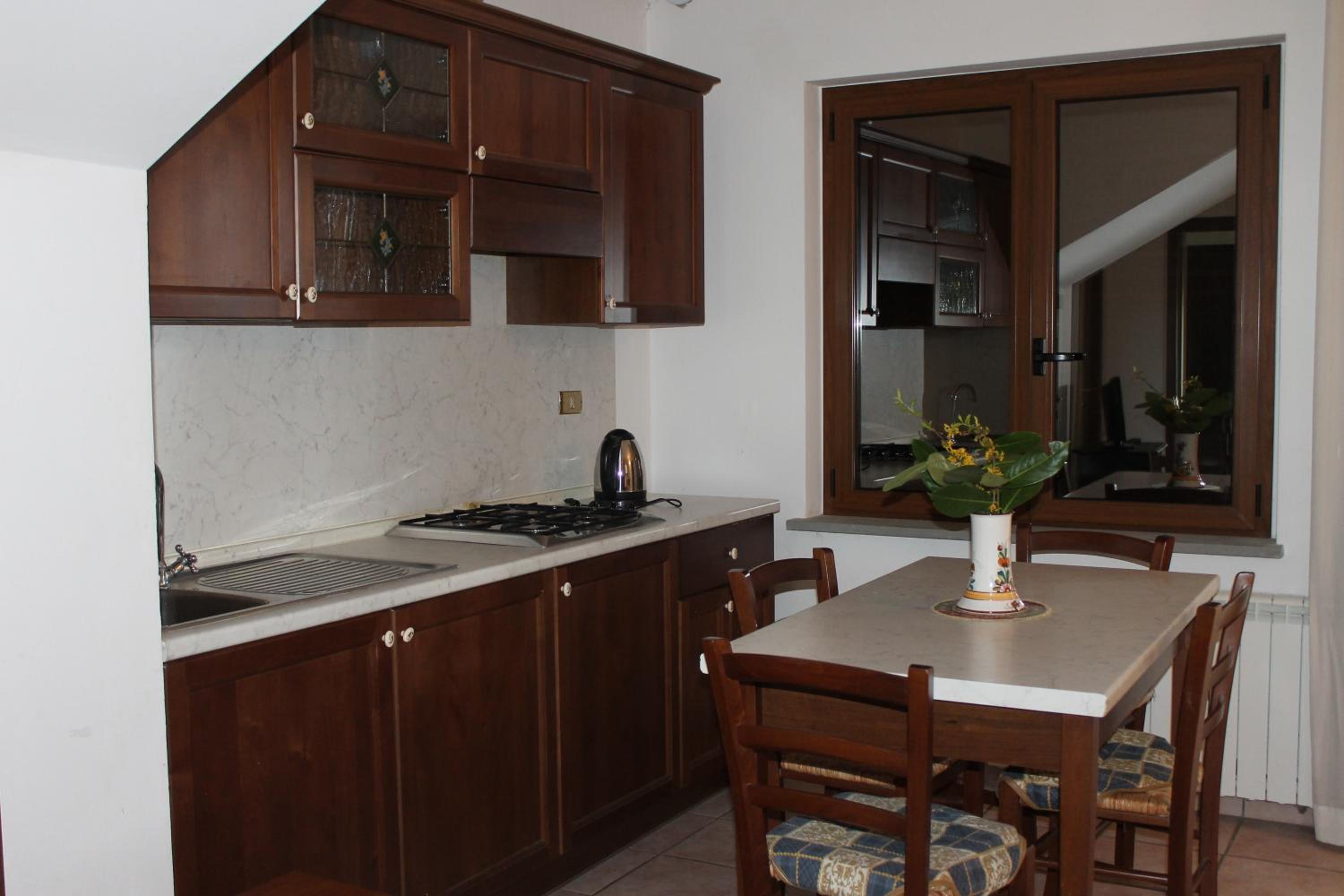 Quadruple Room with Bathroom - Photo 8