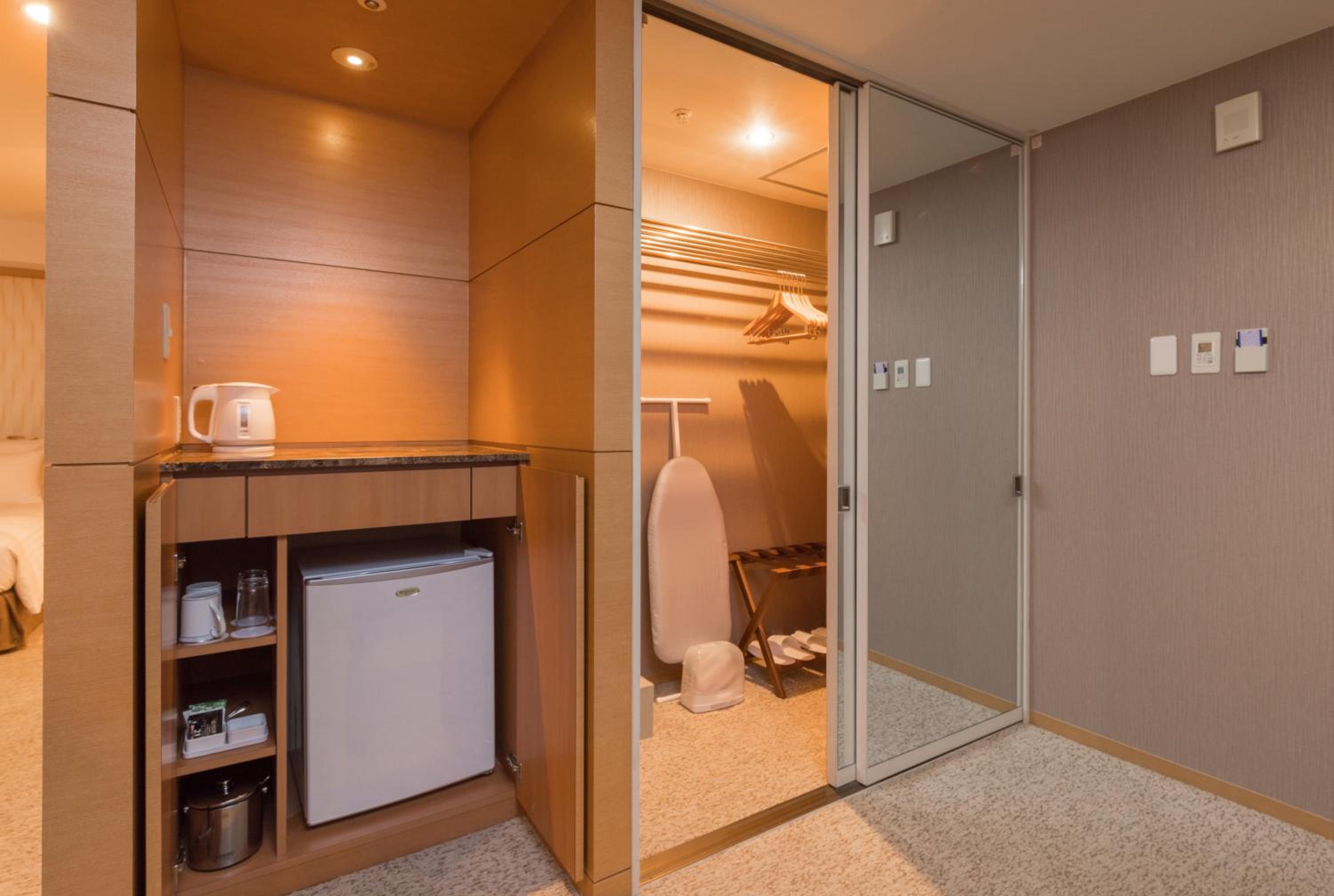 Luxury Twin Room - Non-Smoking - Photo 11