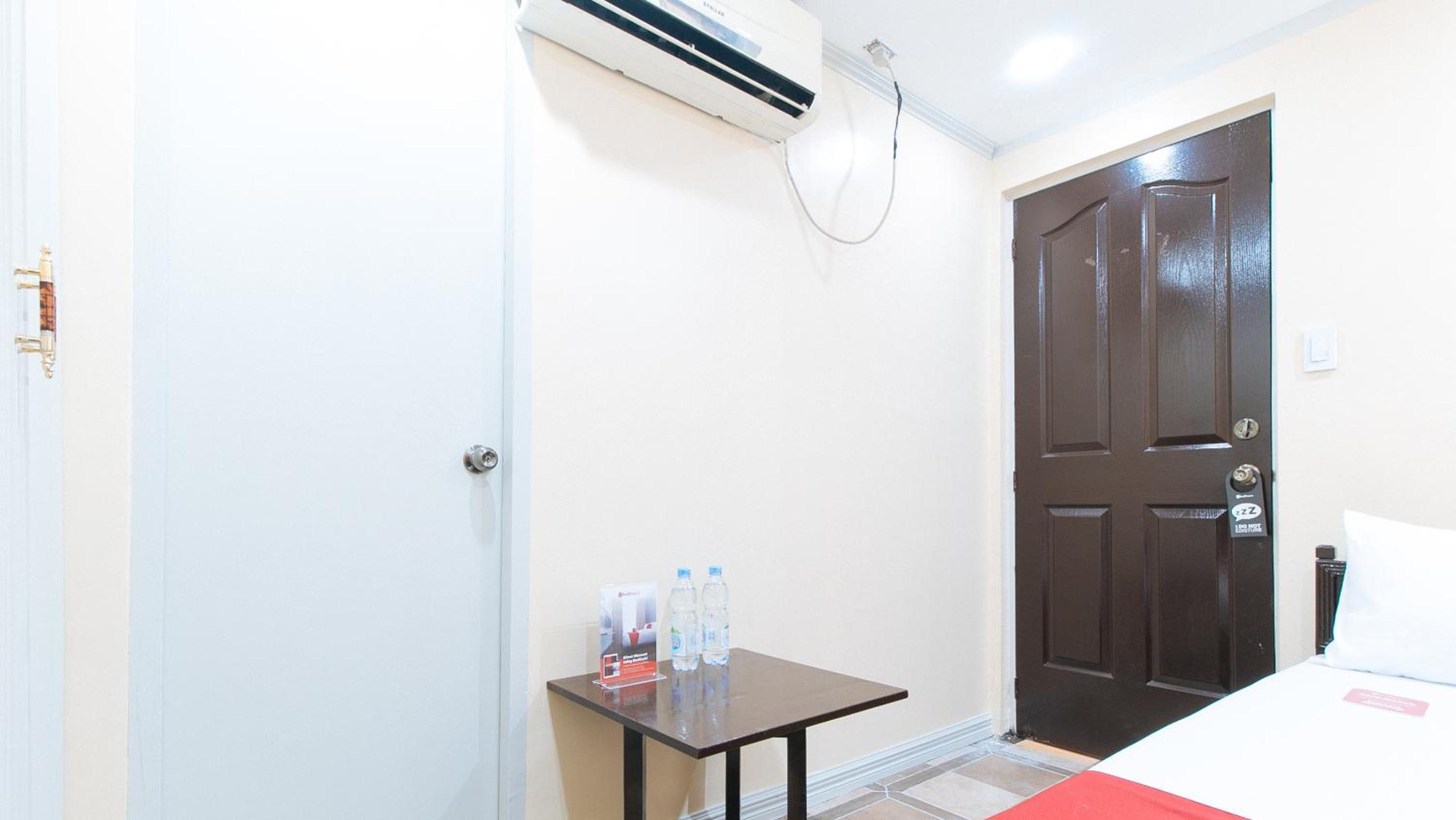 Double Room - Photo 5