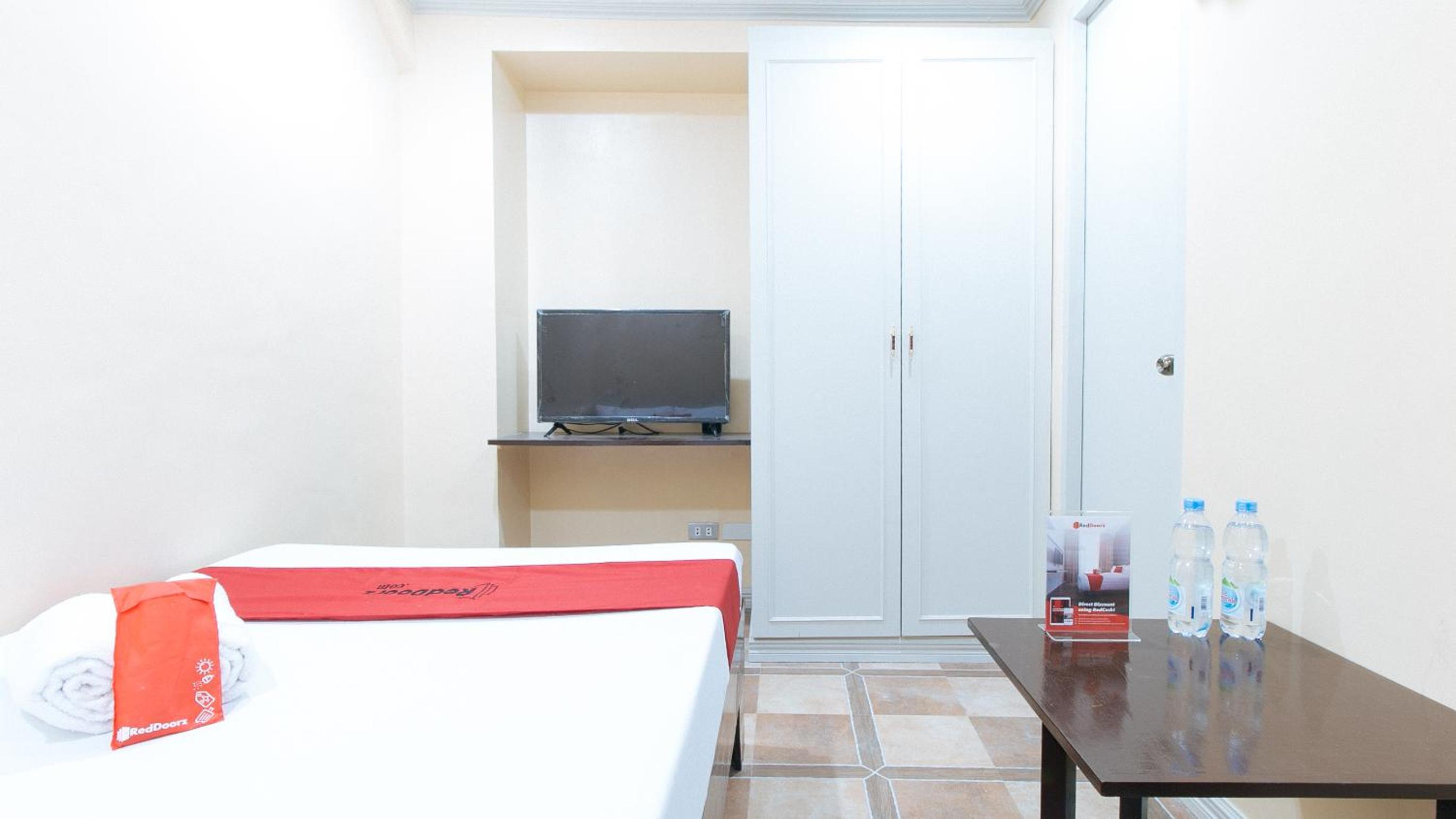 Double Room - Photo 12