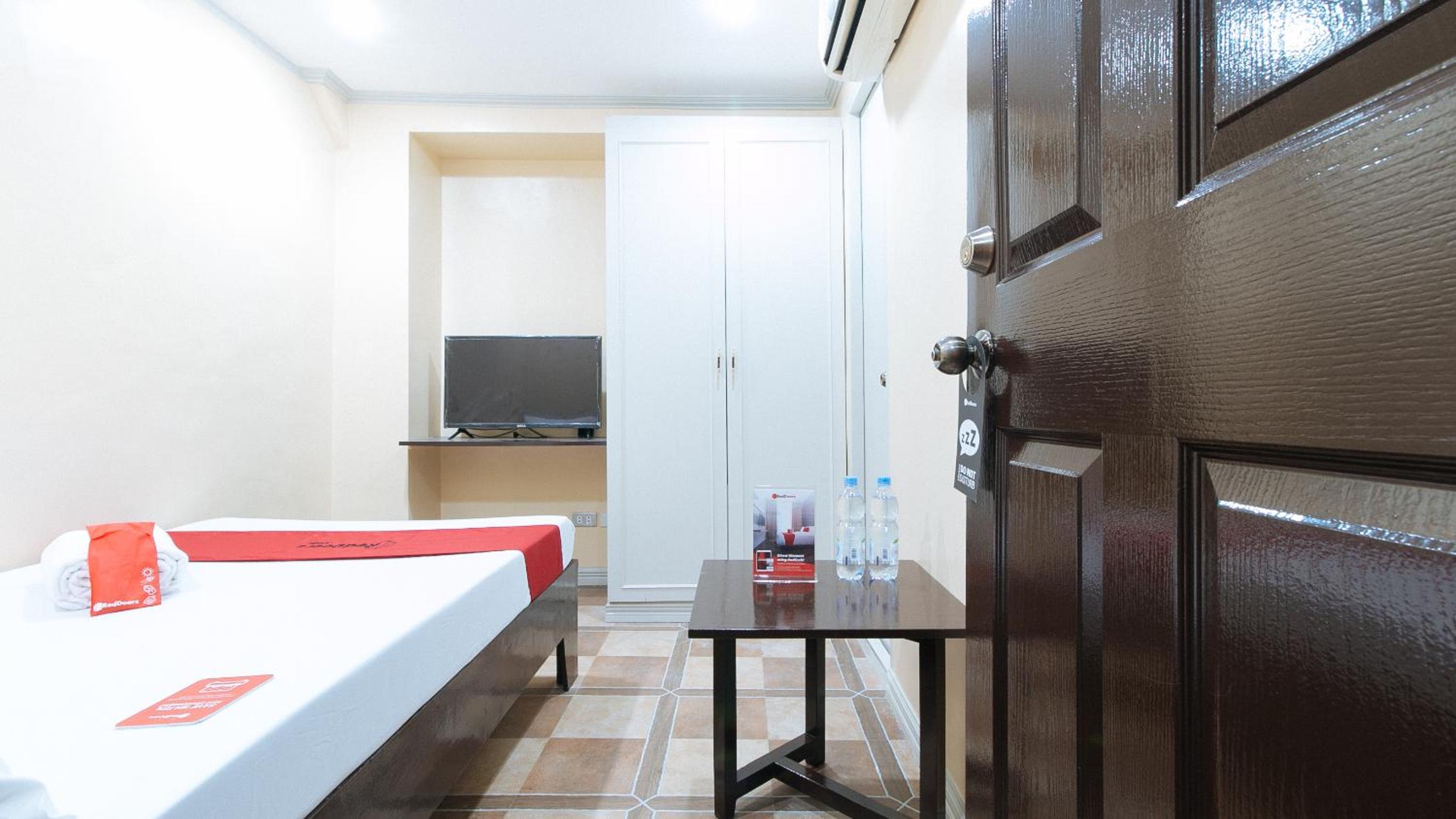 Double Room - Photo 16