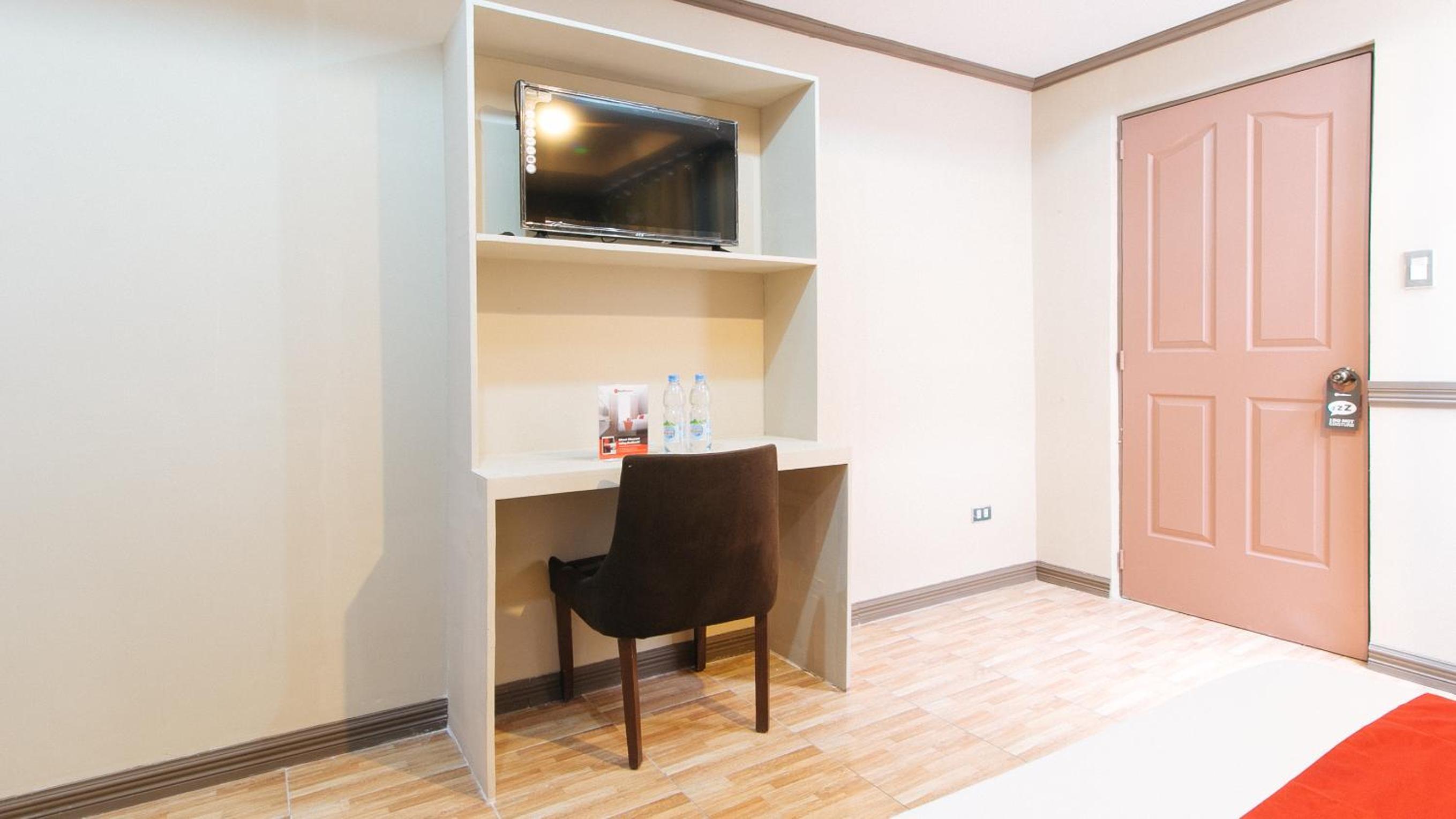 Deluxe Double Room - Photo 14
