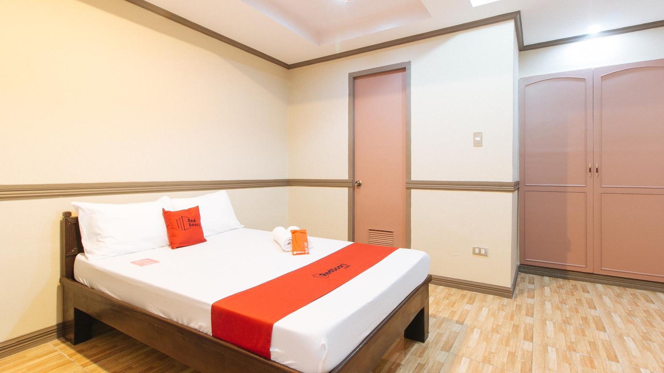 Deluxe Double Room - Photo 1