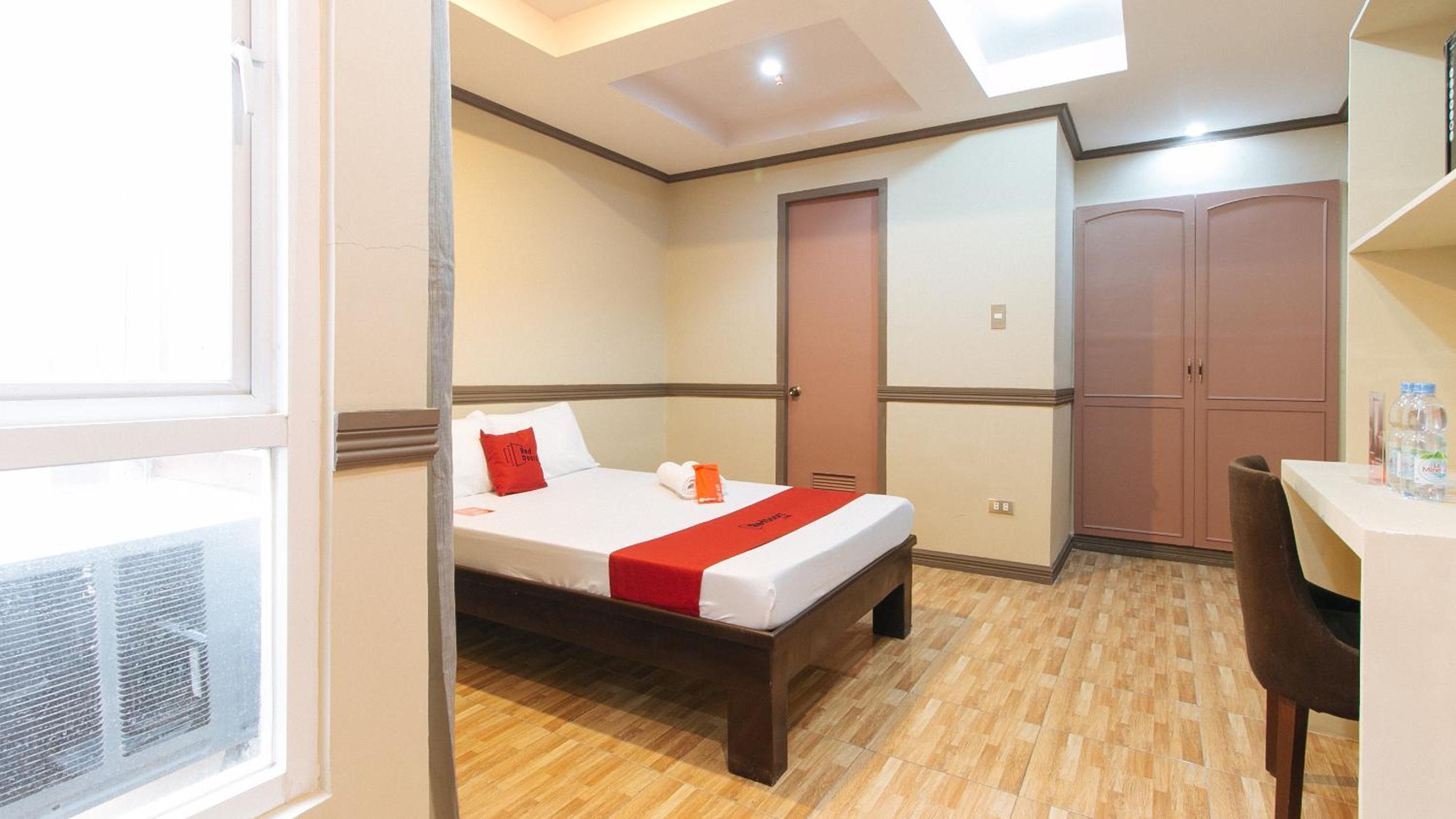 Deluxe Double Room - Photo 18