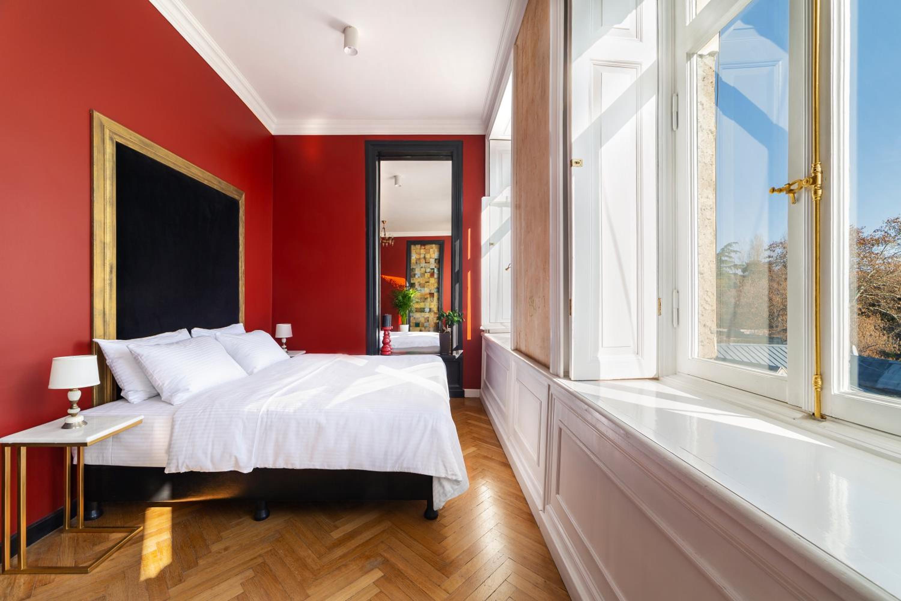 Junior Suite with Balcony - Photo 1