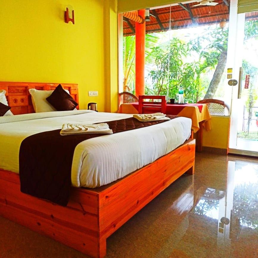 King Room with Lake View photo 1