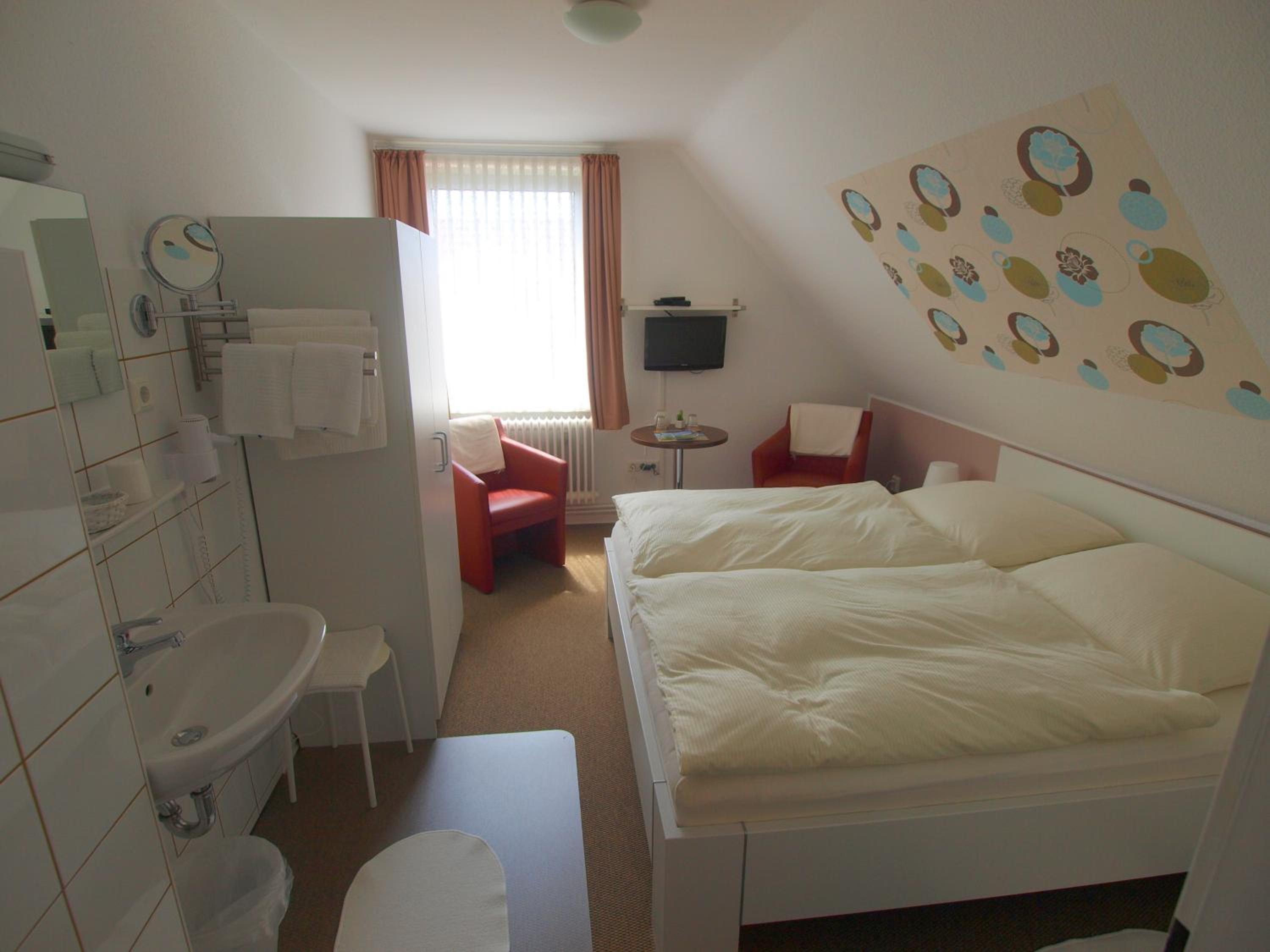 Small Double Room photo 1