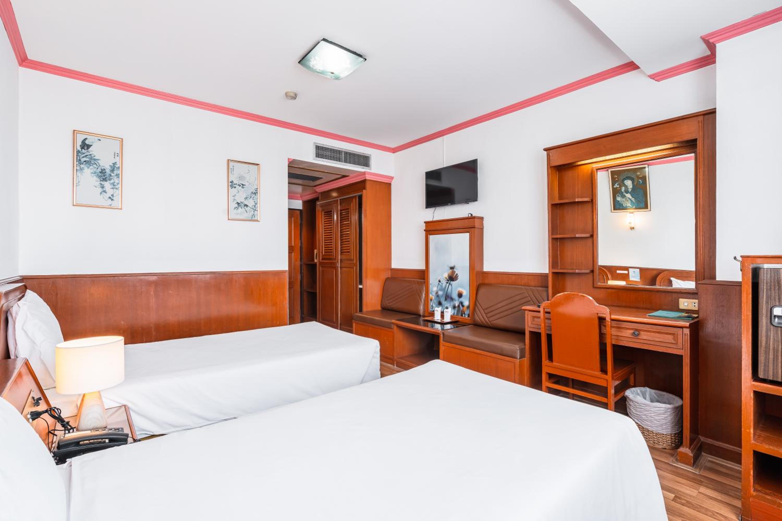 Superior Twin Room photo 2