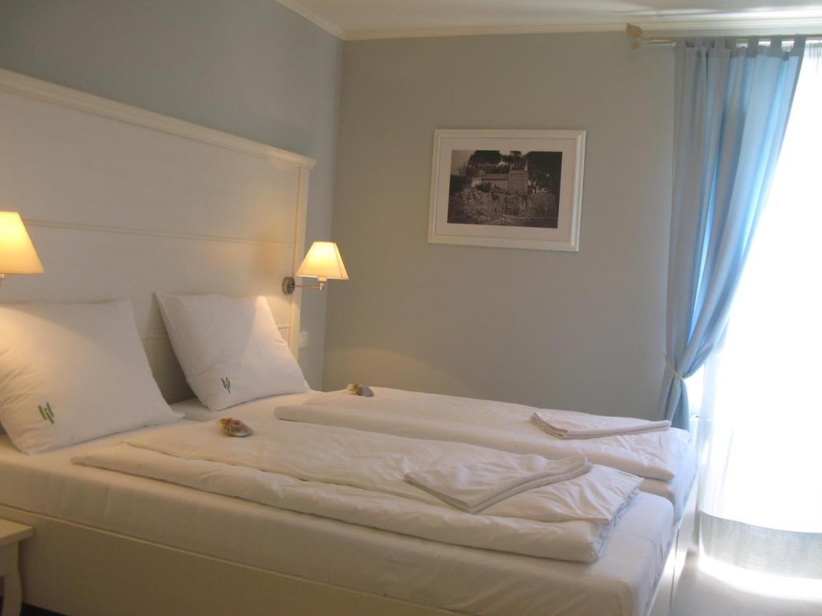 Double or Twin Room photo 2